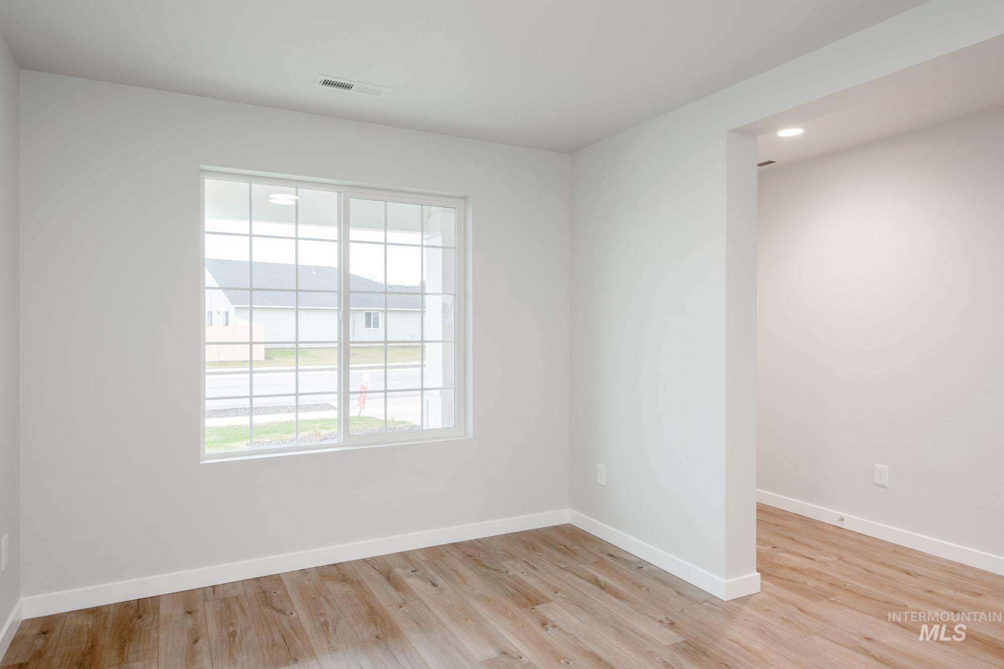 1092 Ellis River Ave, Middleton, Idaho 83644, 4 Bedrooms, 2.5 Bathrooms, Residential For Sale, Price $483,990,MLS 98965847