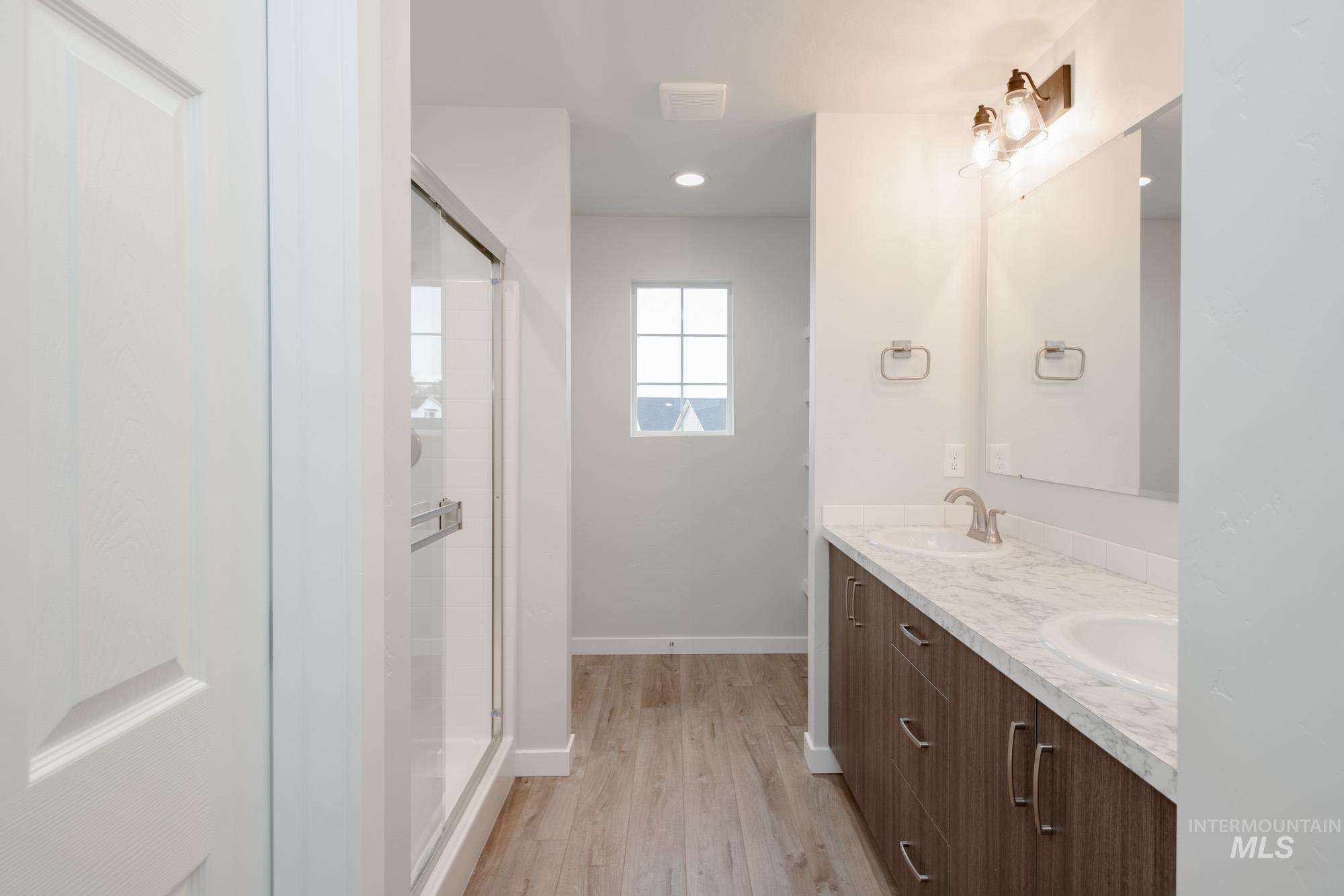 1092 Ellis River Ave, Middleton, Idaho 83644, 4 Bedrooms, 2.5 Bathrooms, Residential For Sale, Price $483,990,MLS 98965847