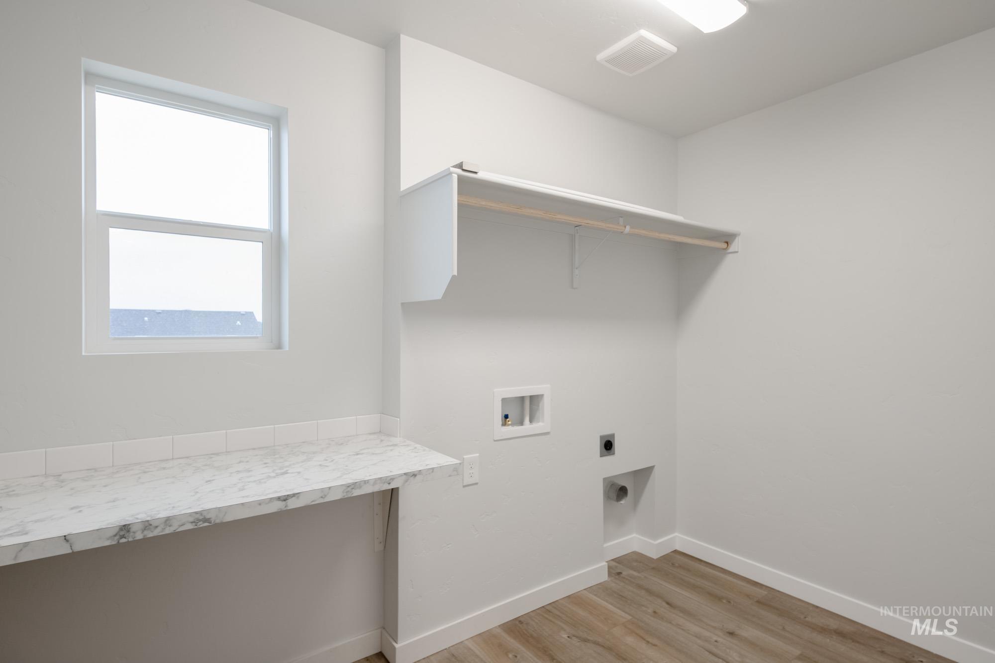 1092 Ellis River Ave, Middleton, Idaho 83644, 4 Bedrooms, 2.5 Bathrooms, Residential For Sale, Price $483,990,MLS 98965847