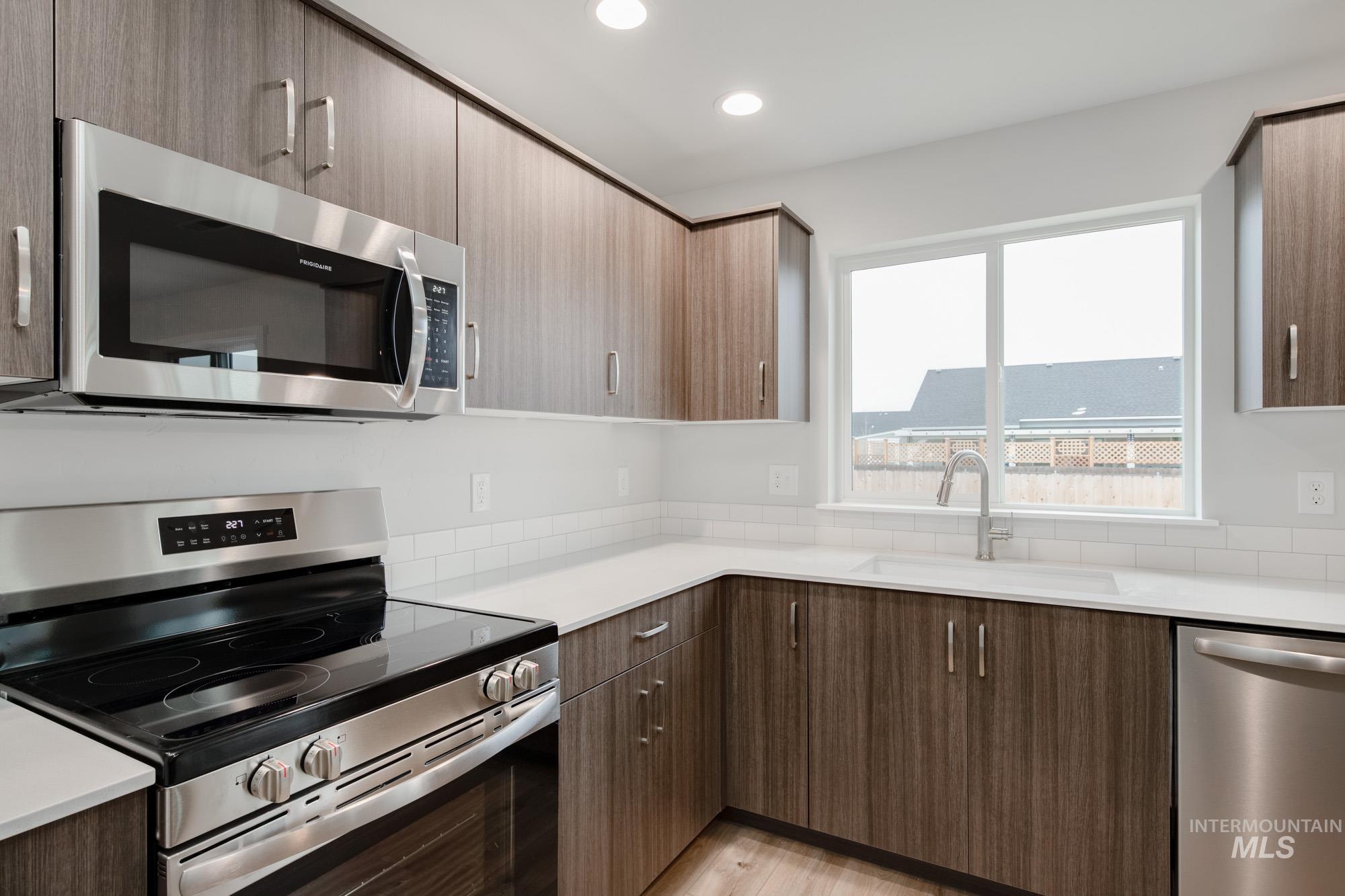 1092 Ellis River Ave, Middleton, Idaho 83644, 4 Bedrooms, 2.5 Bathrooms, Residential For Sale, Price $483,990,MLS 98965847