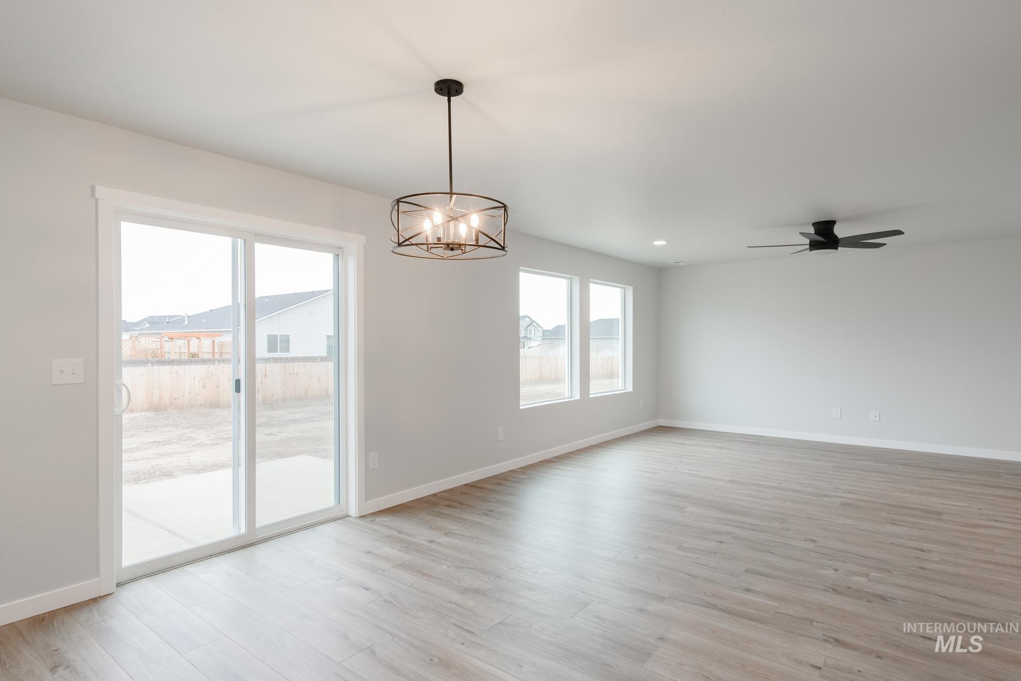 1092 Ellis River Ave, Middleton, Idaho 83644, 4 Bedrooms, 2.5 Bathrooms, Residential For Sale, Price $483,990,MLS 98965847