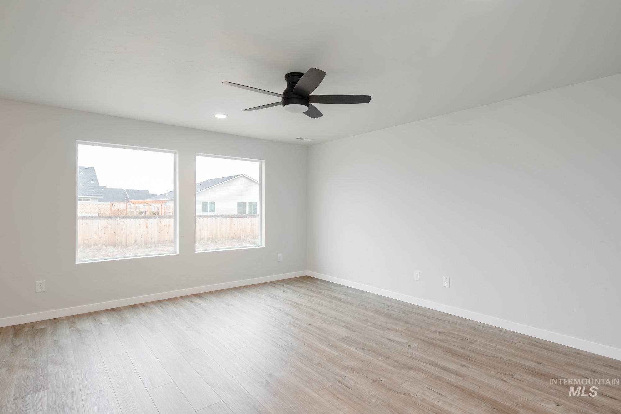 1092 Ellis River Ave, Middleton, Idaho 83644, 4 Bedrooms, 2.5 Bathrooms, Residential For Sale, Price $483,990,MLS 98965847