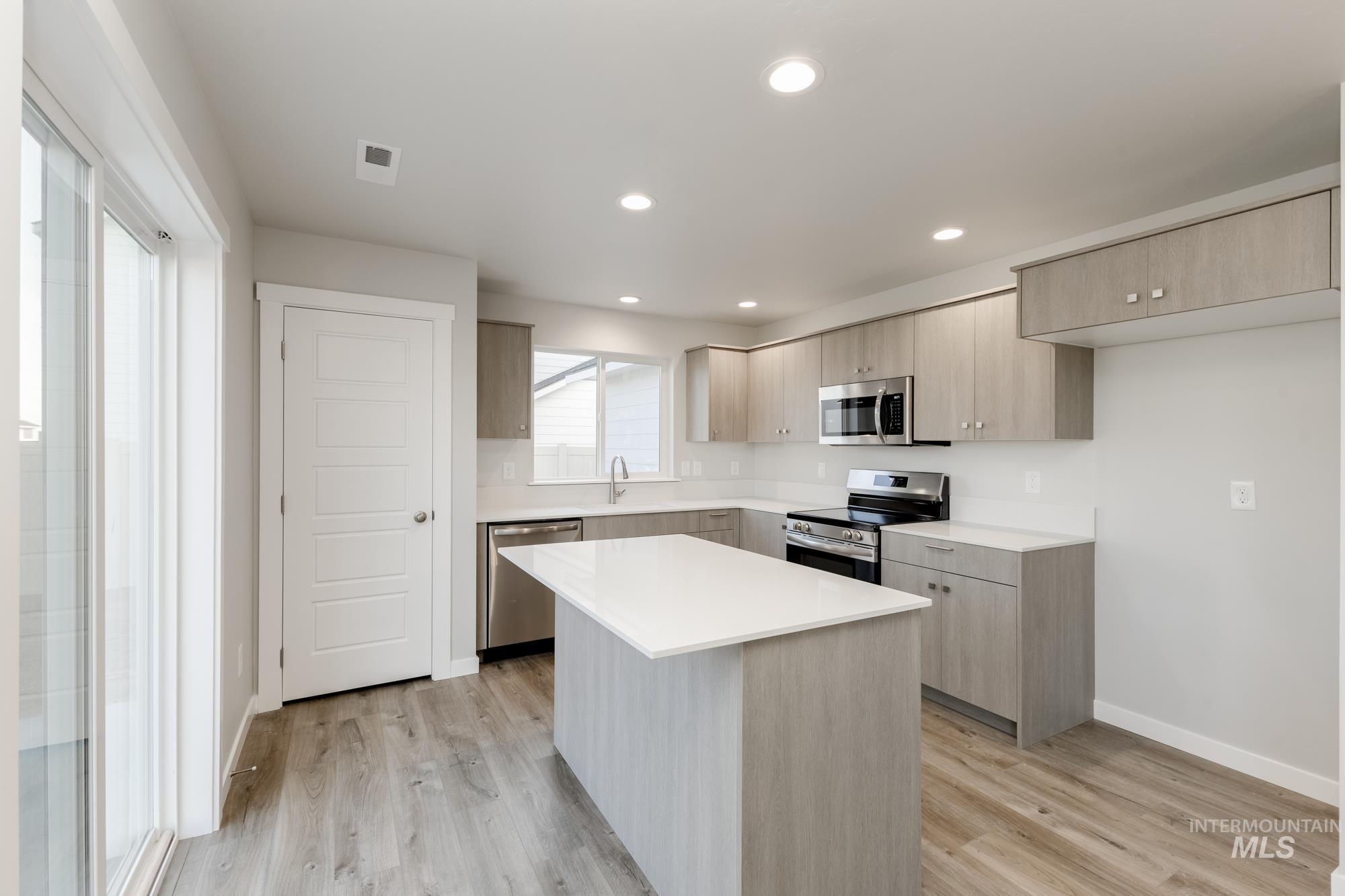 1104 Webb Brook St, Middleton, Idaho 83644, 4 Bedrooms, 2.5 Bathrooms, Residential For Sale, Price $474,990,MLS 98965848