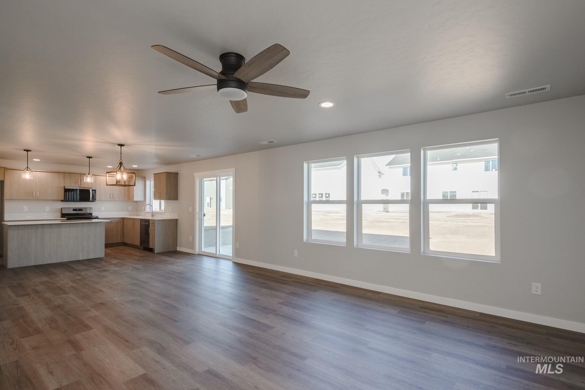 9080 W Camellia St, Nampa, Idaho 83687, 5 Bedrooms, 3 Bathrooms, Residential For Sale, Price $499,990,MLS 98965851