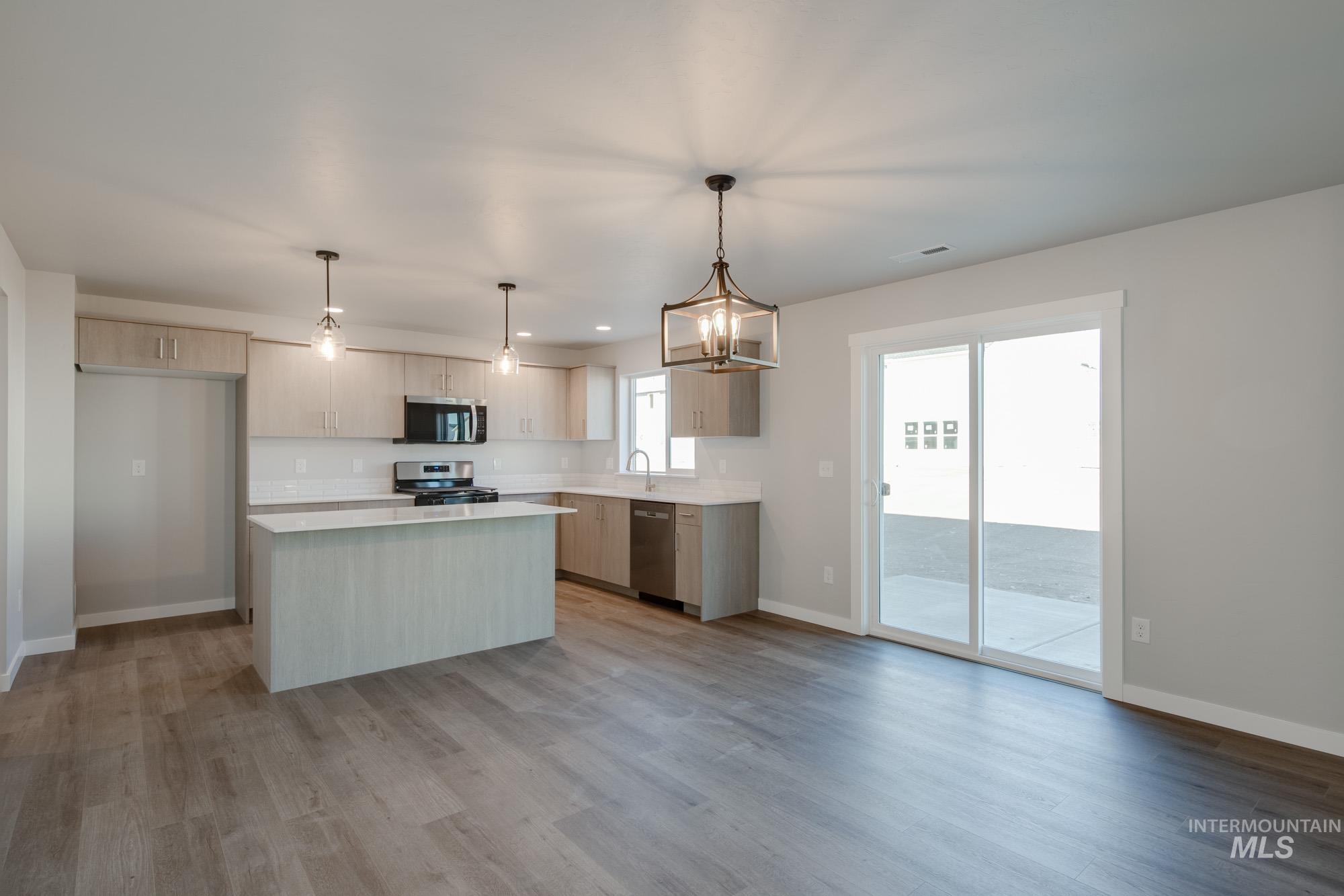 9080 W Camellia St, Nampa, Idaho 83687, 5 Bedrooms, 3 Bathrooms, Residential For Sale, Price $499,990,MLS 98965851