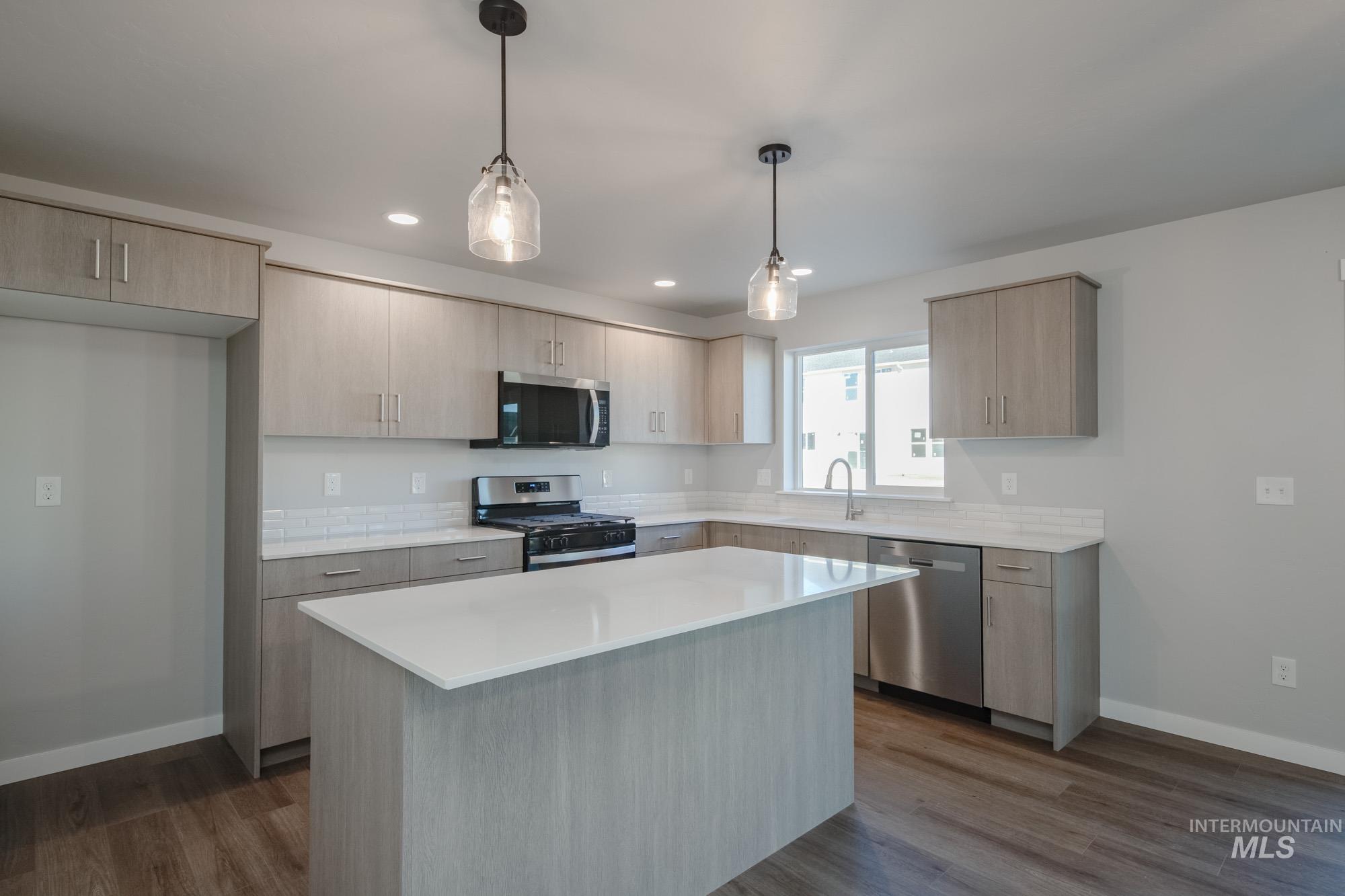 9080 W Camellia St, Nampa, Idaho 83687, 5 Bedrooms, 3 Bathrooms, Residential For Sale, Price $499,990,MLS 98965851