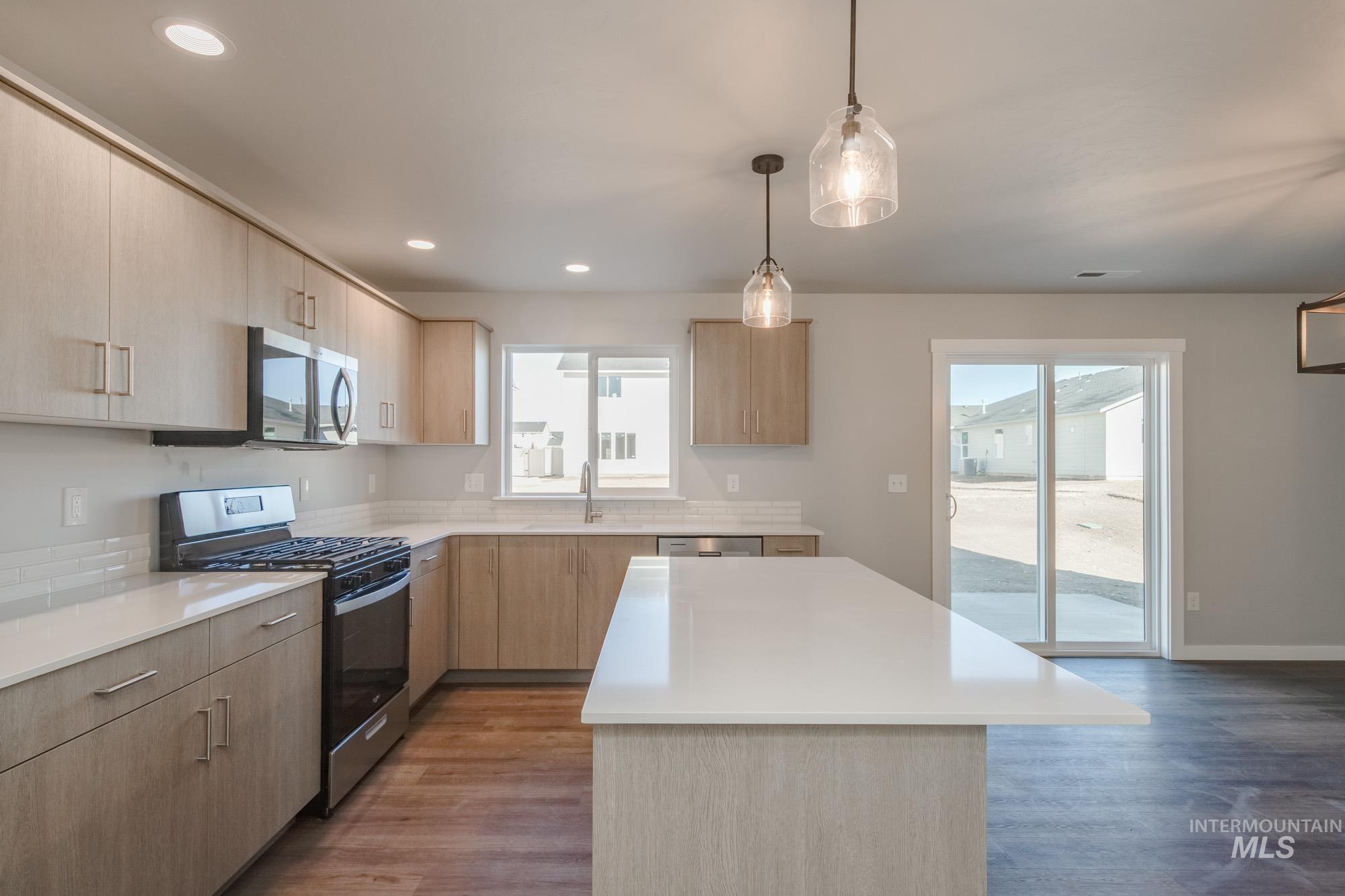 9080 W Camellia St, Nampa, Idaho 83687, 5 Bedrooms, 3 Bathrooms, Residential For Sale, Price $499,990,MLS 98965851