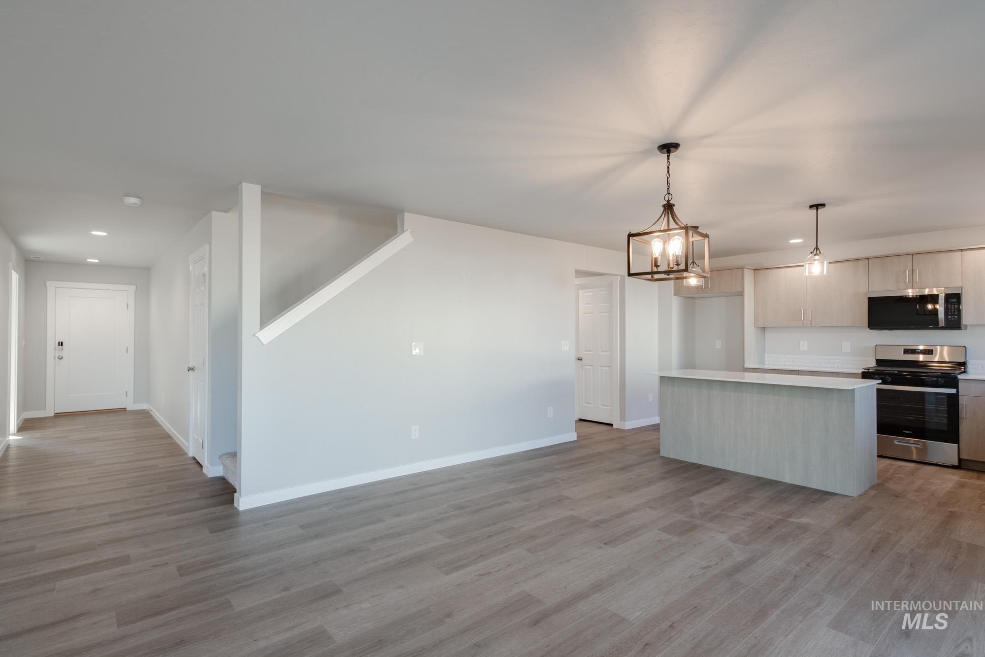 9080 W Camellia St, Nampa, Idaho 83687, 5 Bedrooms, 3 Bathrooms, Residential For Sale, Price $499,990,MLS 98965851