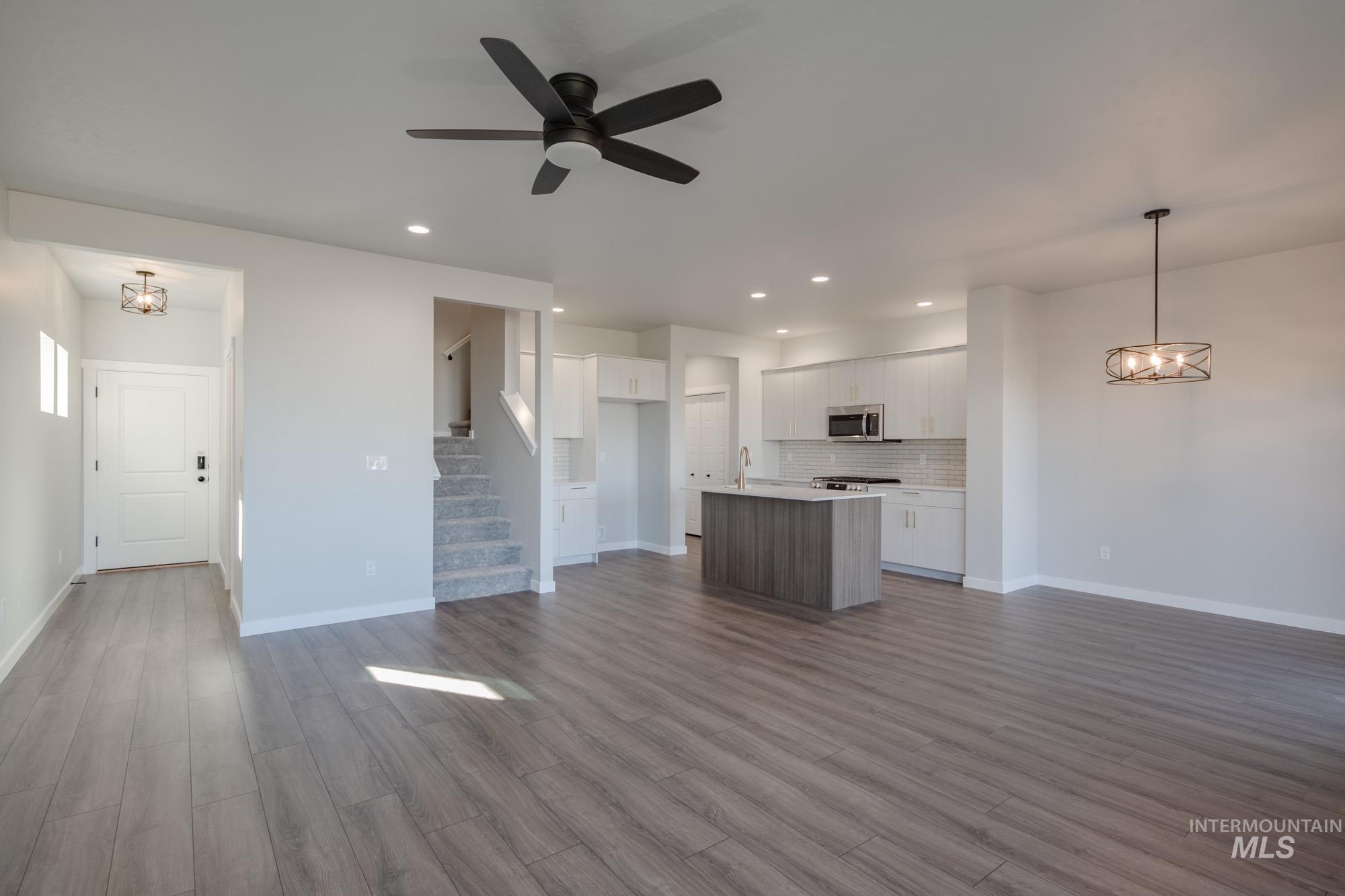 4212 E Hillsong St, Meridian, Idaho 83642, 3 Bedrooms, 2.5 Bathrooms, Residential For Sale, Price $454,990,MLS 98965855