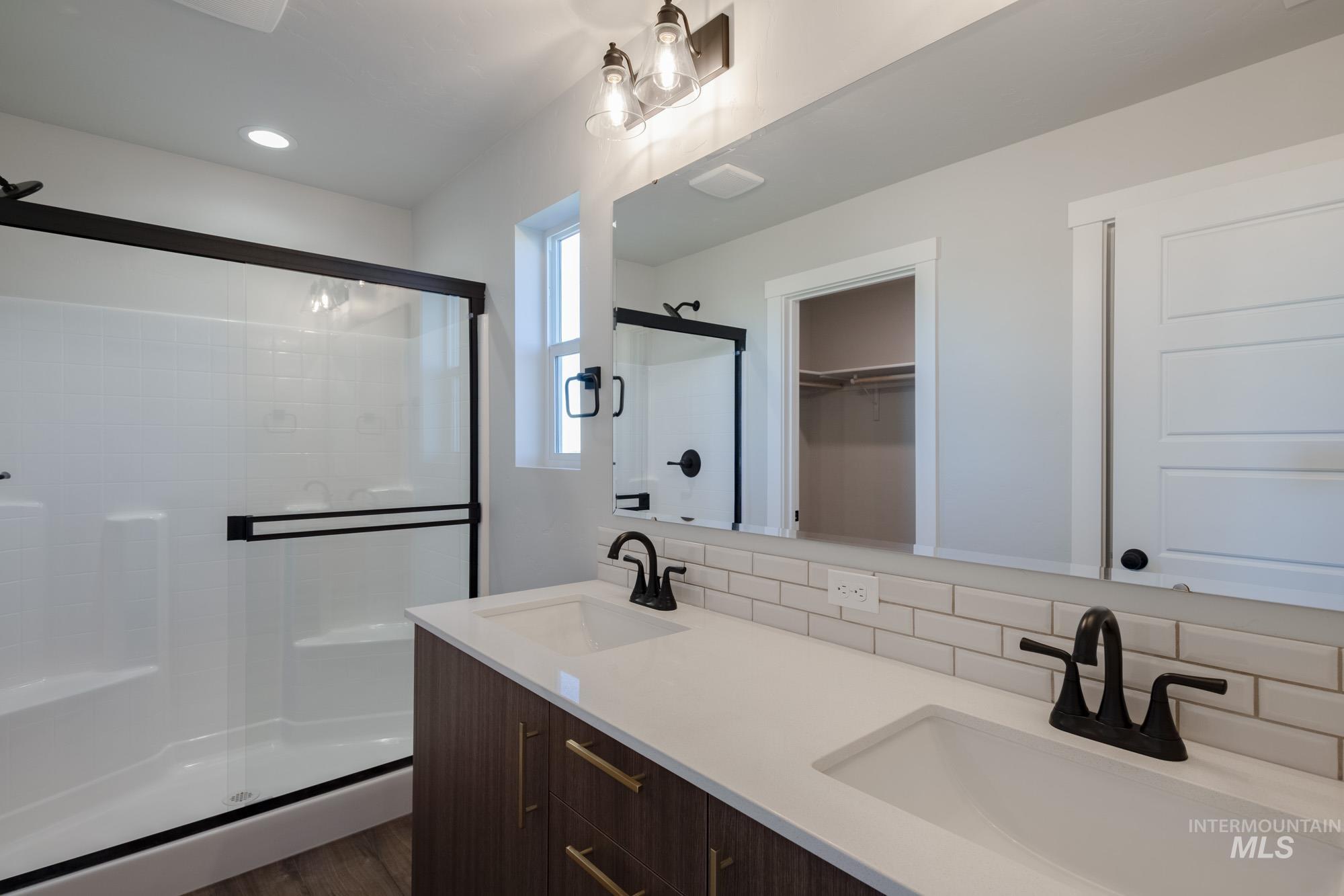 4212 E Hillsong St, Meridian, Idaho 83642, 3 Bedrooms, 2.5 Bathrooms, Residential For Sale, Price $454,990,MLS 98965855