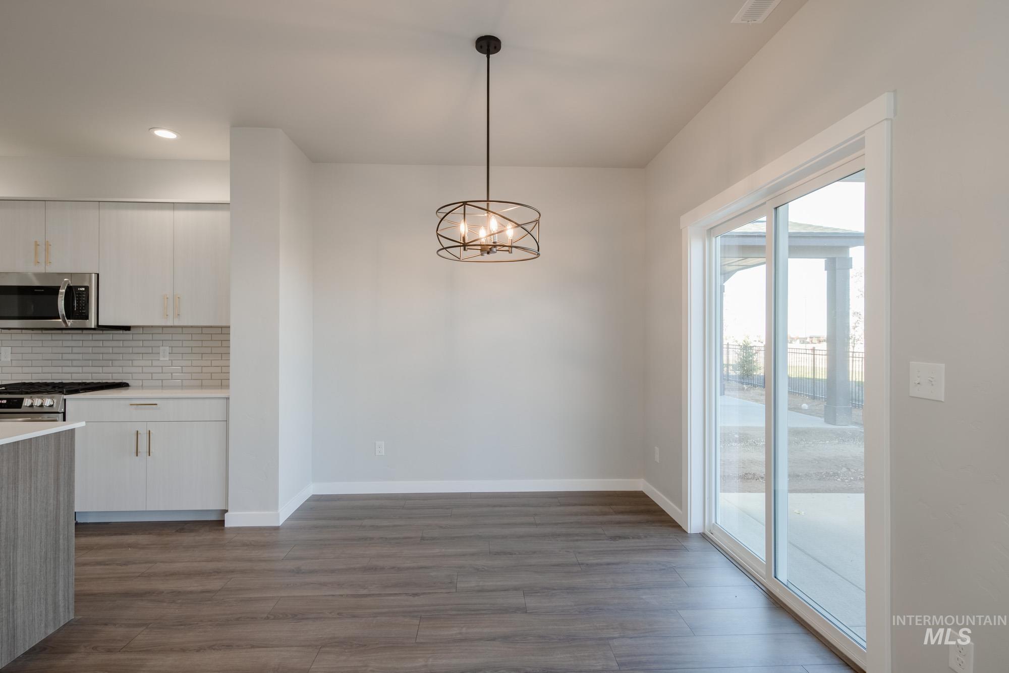 4212 E Hillsong St, Meridian, Idaho 83642, 3 Bedrooms, 2.5 Bathrooms, Residential For Sale, Price $454,990,MLS 98965855