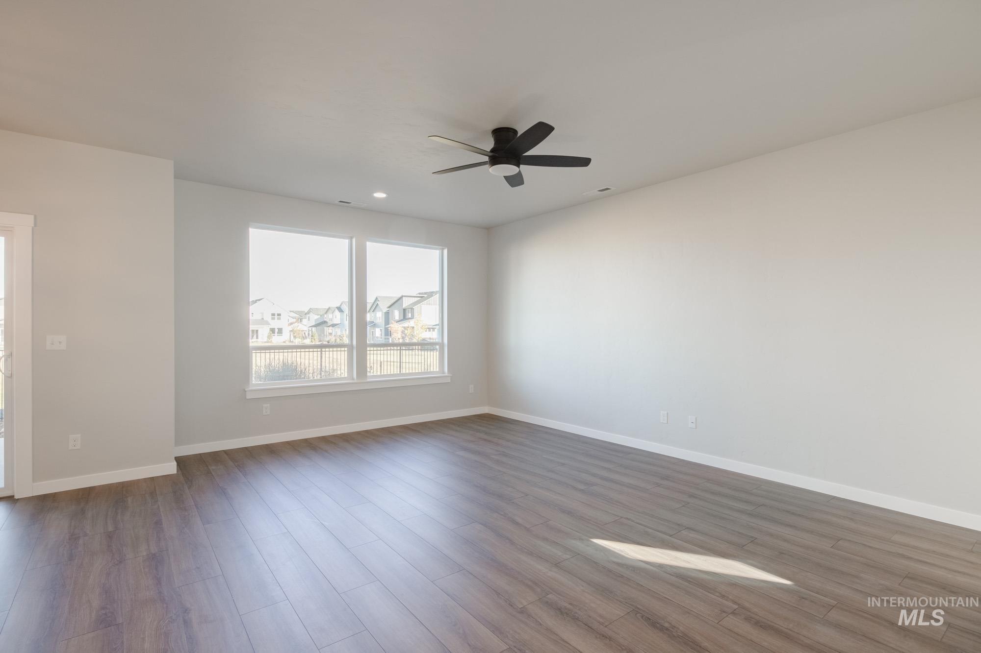 4212 E Hillsong St, Meridian, Idaho 83642, 3 Bedrooms, 2.5 Bathrooms, Residential For Sale, Price $454,990,MLS 98965855