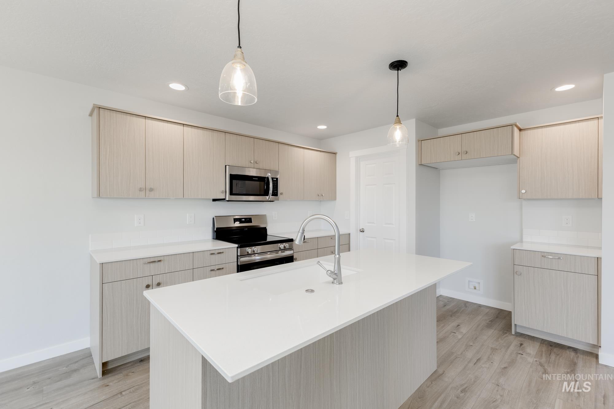 2873 E Boulder Basin Dr, Kuna, Idaho 83634, 3 Bedrooms, 2.5 Bathrooms, Residential For Sale, Price $469,990,MLS 98965856