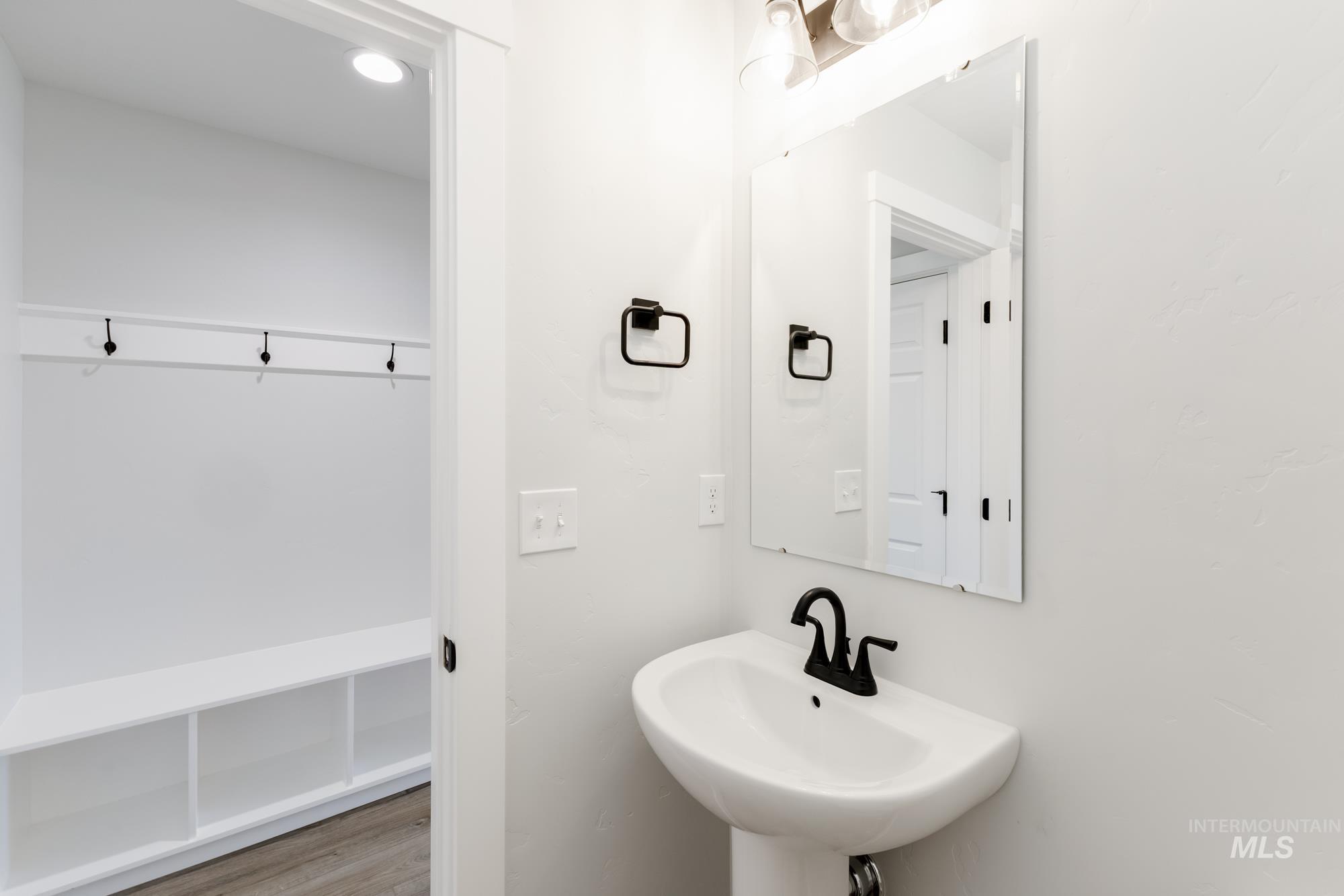 2895 E Boulder Basin Dr, Kuna, Idaho 83634, 3 Bedrooms, 2.5 Bathrooms, Residential For Sale, Price $454,990,MLS 98965857