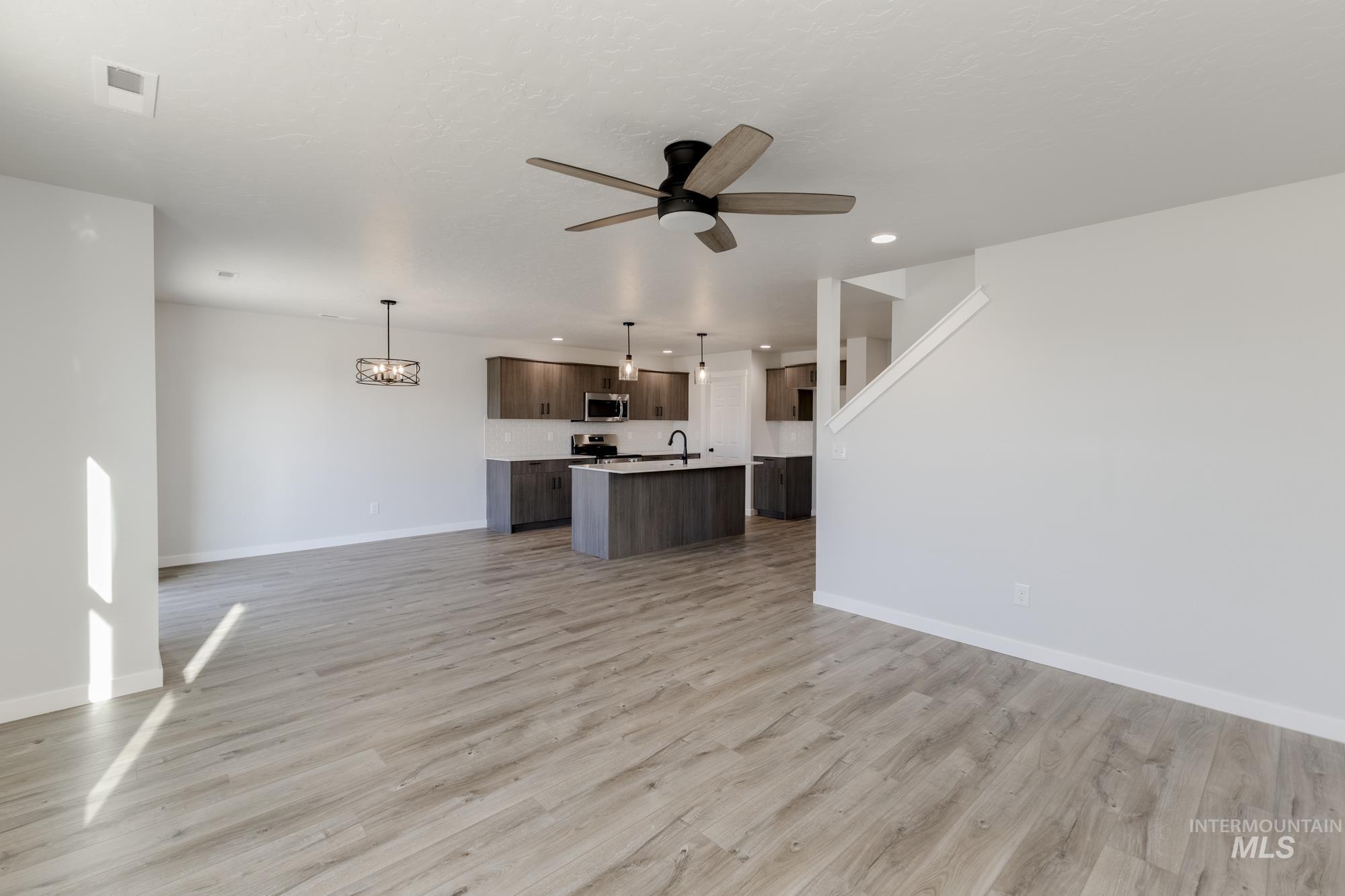 2895 E Boulder Basin Dr, Kuna, Idaho 83634, 3 Bedrooms, 2.5 Bathrooms, Residential For Sale, Price $454,990,MLS 98965857