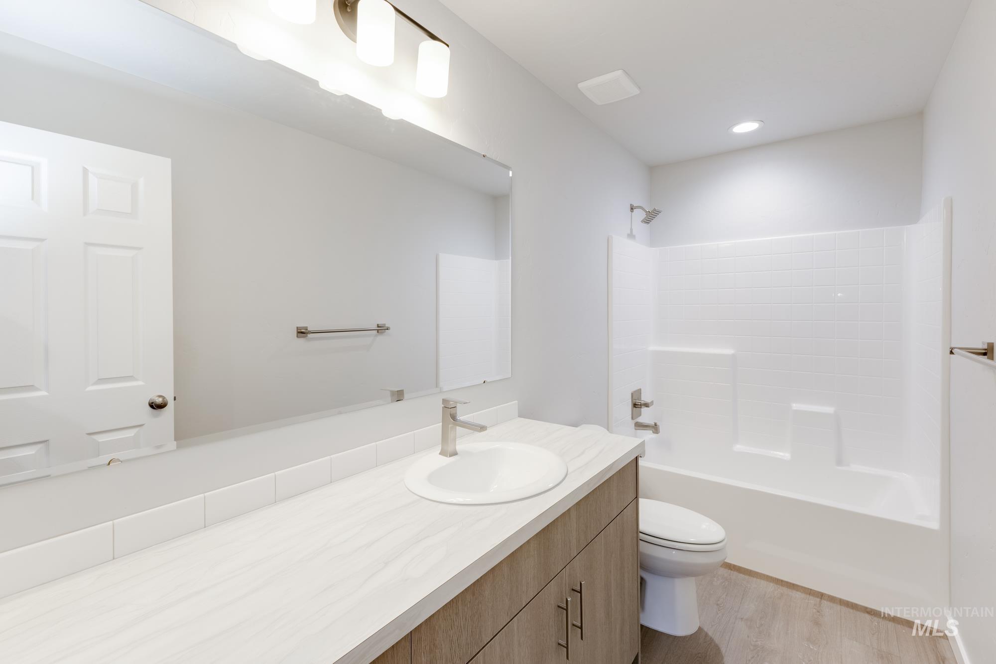 2917 E Boulder Basin Dr, Kuna, Idaho 83634, 4 Bedrooms, 2.5 Bathrooms, Residential For Sale, Price $464,990,MLS 98965859