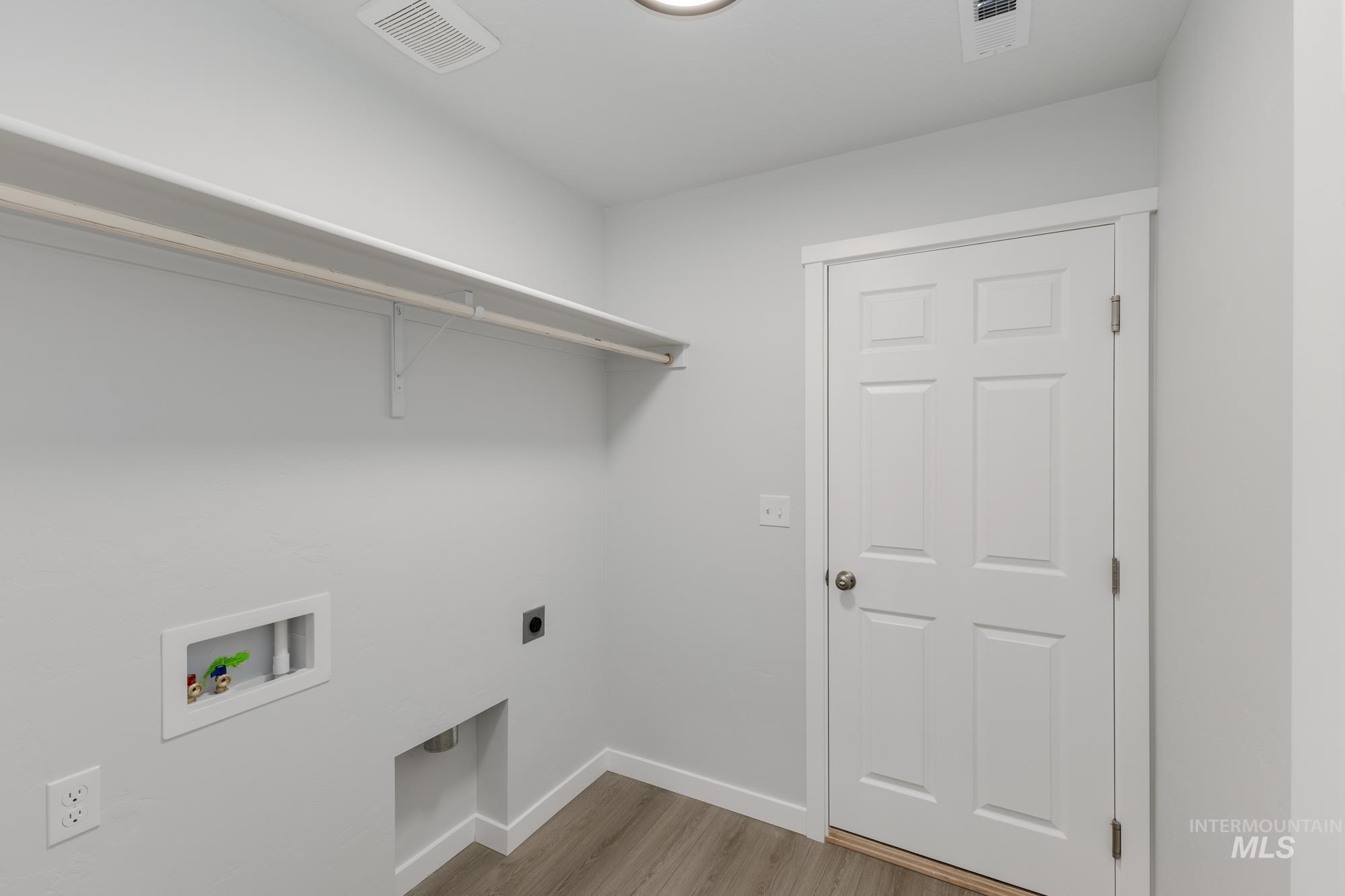 352 N Cranesbill Ave, Kuna, Idaho 83634, 3 Bedrooms, 2 Bathrooms, Residential For Sale, Price $390,990,MLS 98965861