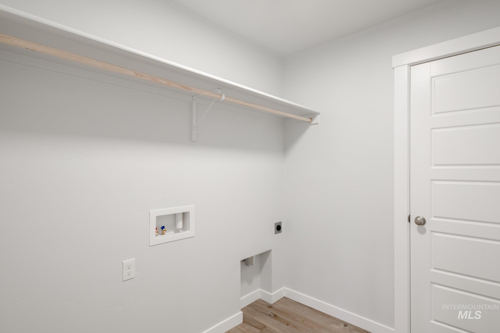 6982 S Old Farm Ave, Meridian, Idaho 83642, 4 Bedrooms, 2 Bathrooms, Residential For Sale, Price $445,990,MLS 98965863