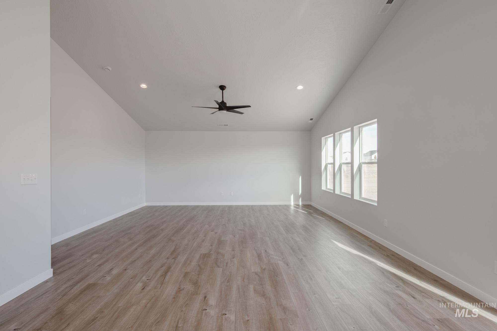 6982 S Old Farm Ave, Meridian, Idaho 83642, 4 Bedrooms, 2 Bathrooms, Residential For Sale, Price $445,990,MLS 98965863