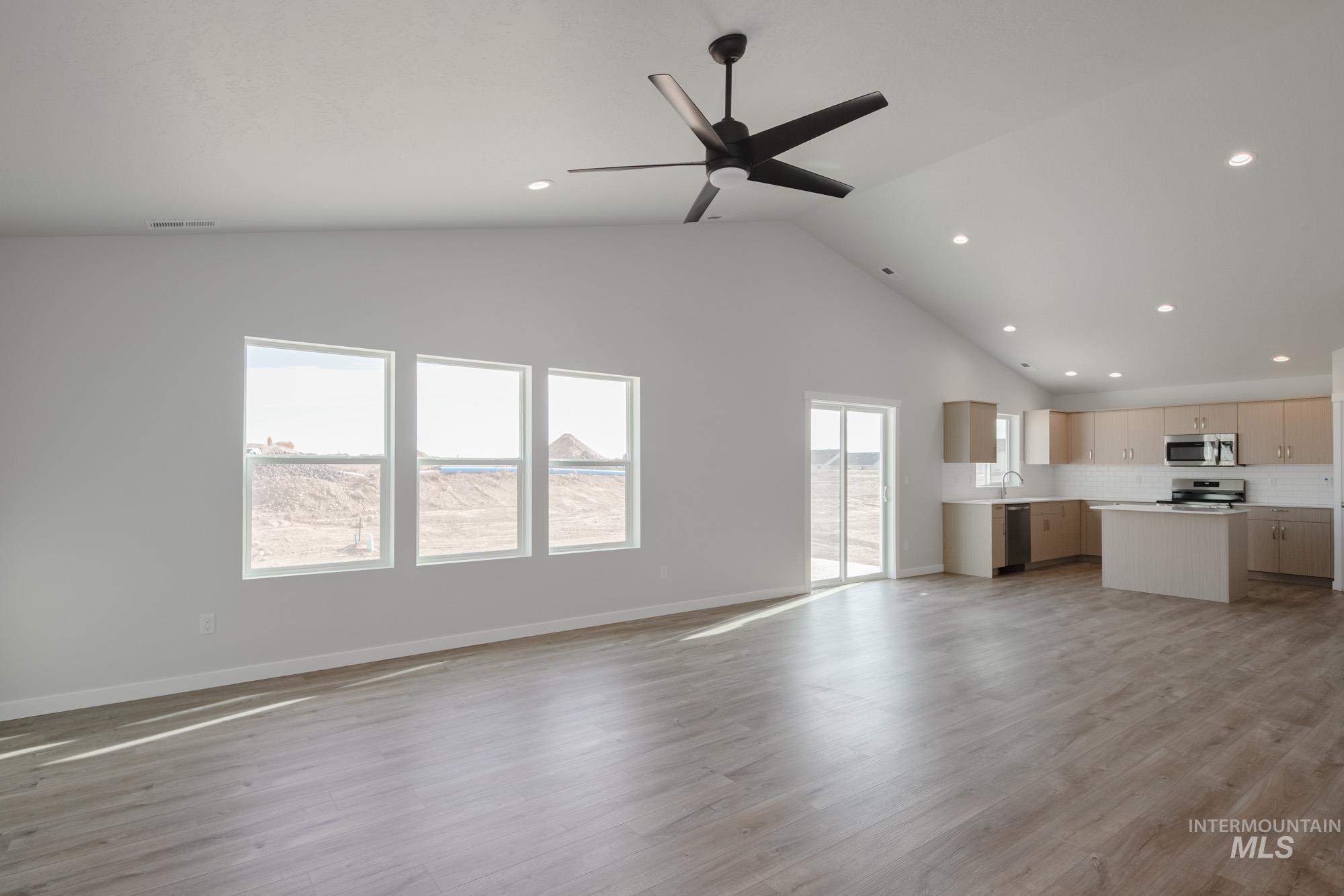 6982 S Old Farm Ave, Meridian, Idaho 83642, 4 Bedrooms, 2 Bathrooms, Residential For Sale, Price $445,990,MLS 98965863