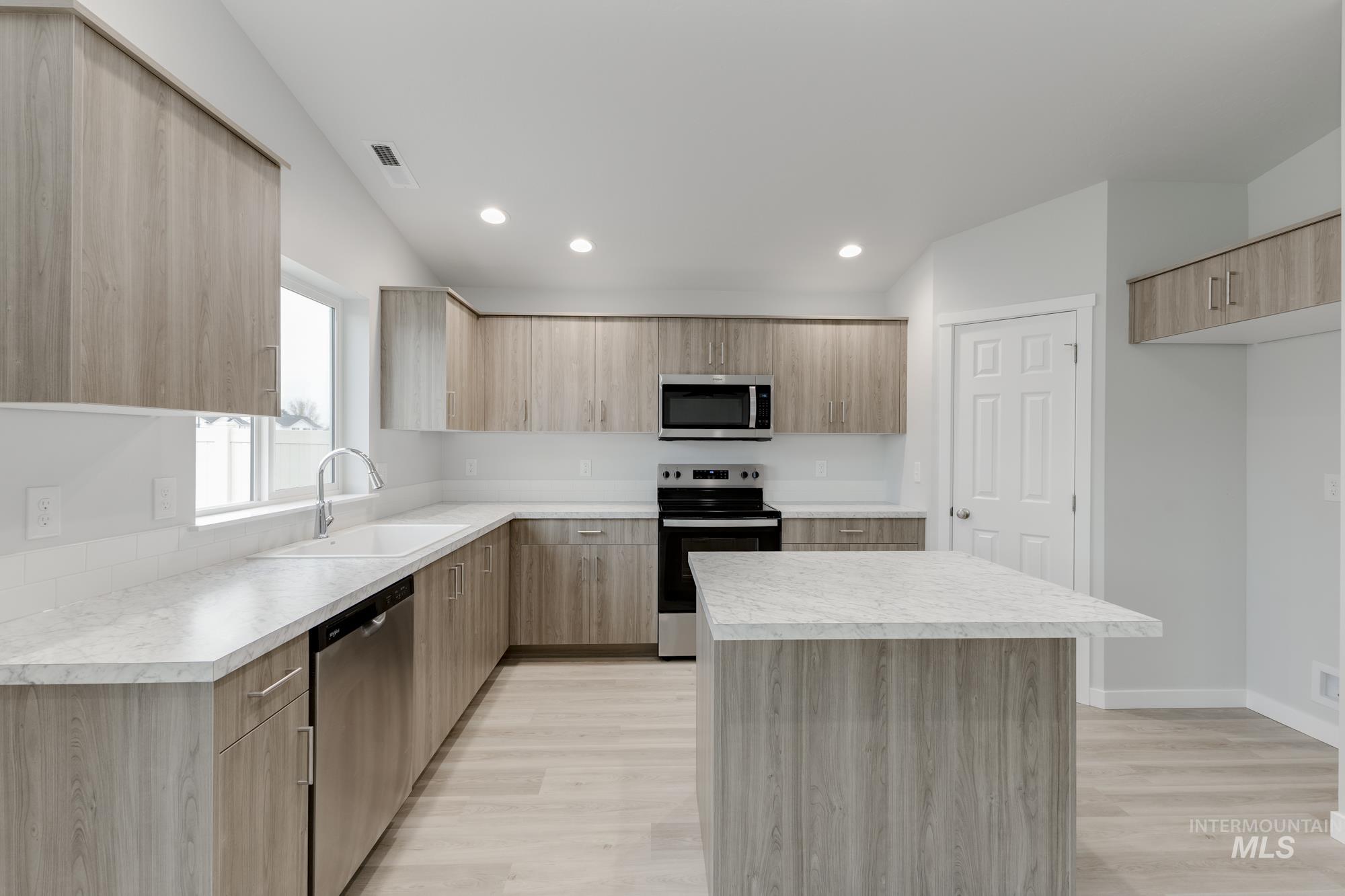 16329 Fill Ave, Caldwell, Idaho 83607, 4 Bedrooms, 2 Bathrooms, Residential For Sale, Price $429,990,MLS 98965865