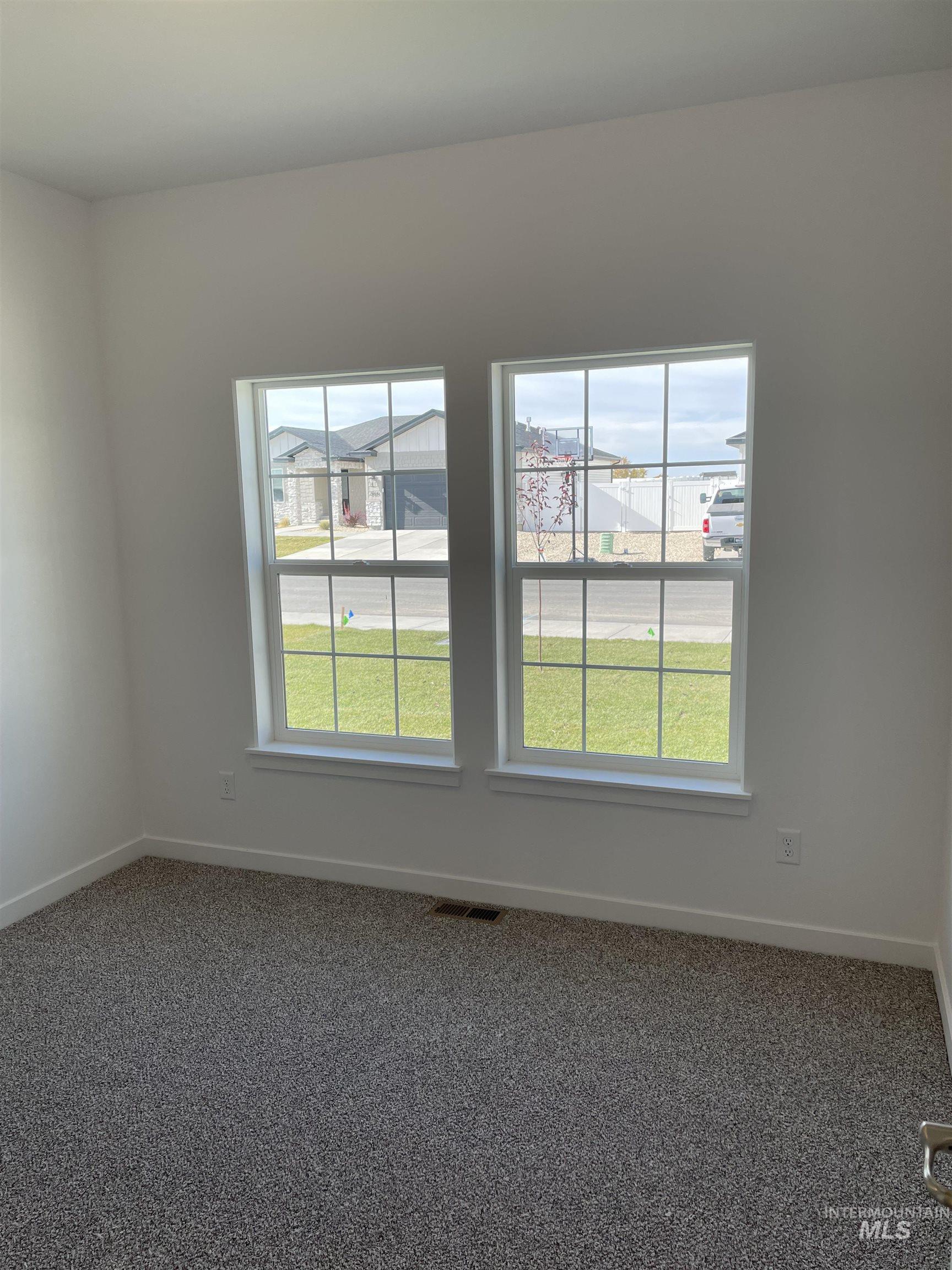 2015 Lowline Ave, Twin Falls, Idaho 83301, 3 Bedrooms, 2 Bathrooms, Residential For Sale, Price $379,900,MLS 98965879