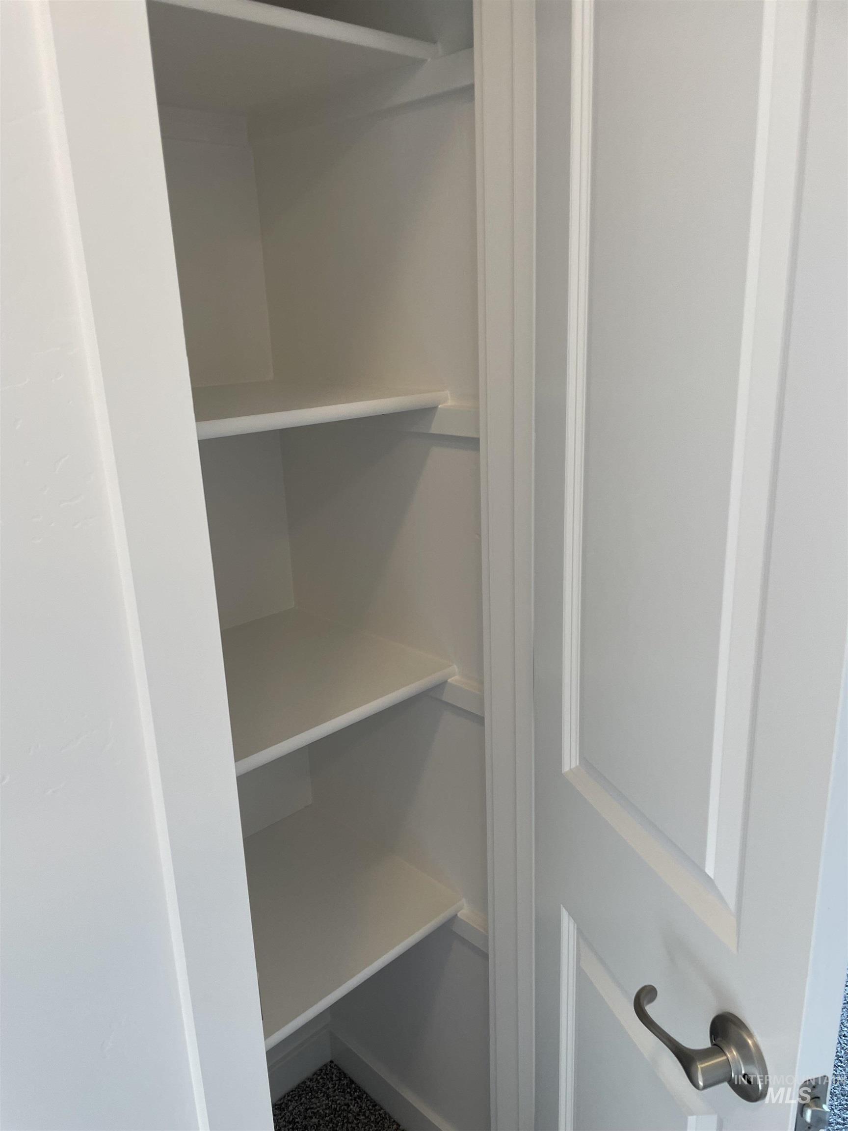 2015 Lowline Ave, Twin Falls, Idaho 83301, 3 Bedrooms, 2 Bathrooms, Residential For Sale, Price $379,900,MLS 98965879