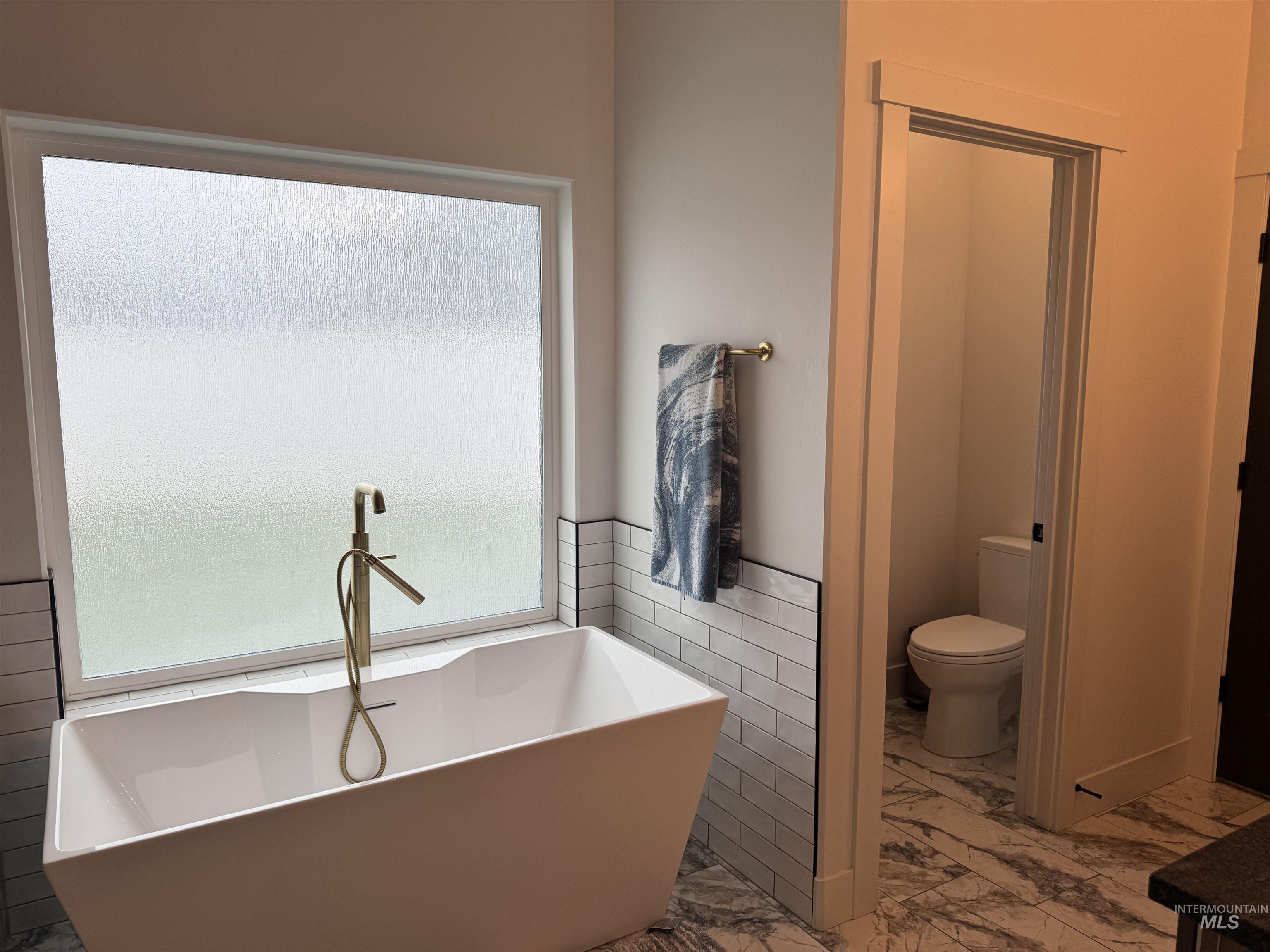 2960 Evening Sun Drive, Twin Falls, Idaho 83301, 5 Bedrooms, 3 Bathrooms, Residential For Sale, Price $769,900, 98965890