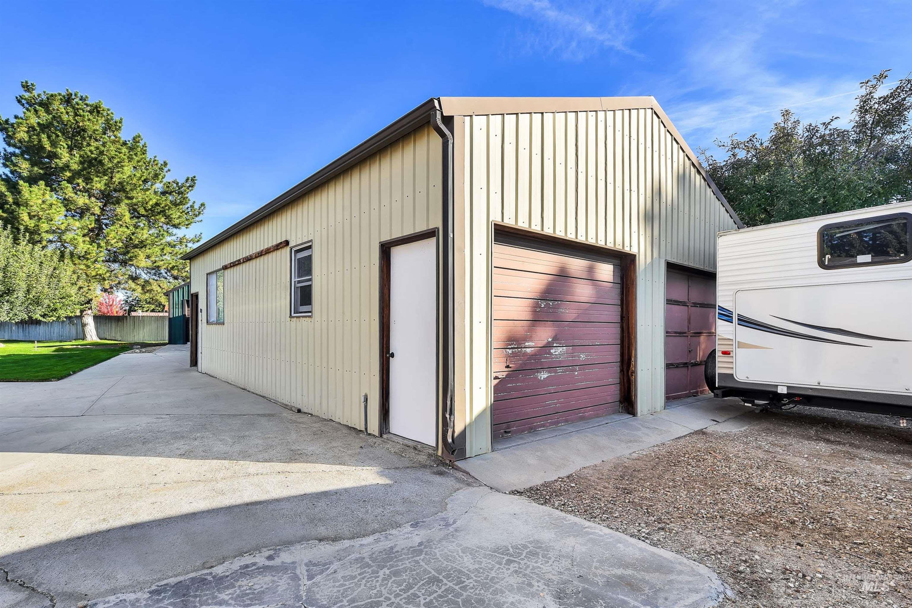 7446 S Glenridge View Drive, Boise, Idaho 83709-6834, 4 Bedrooms, 2 Bathrooms, Residential For Sale, Price $725,000,MLS 98965893