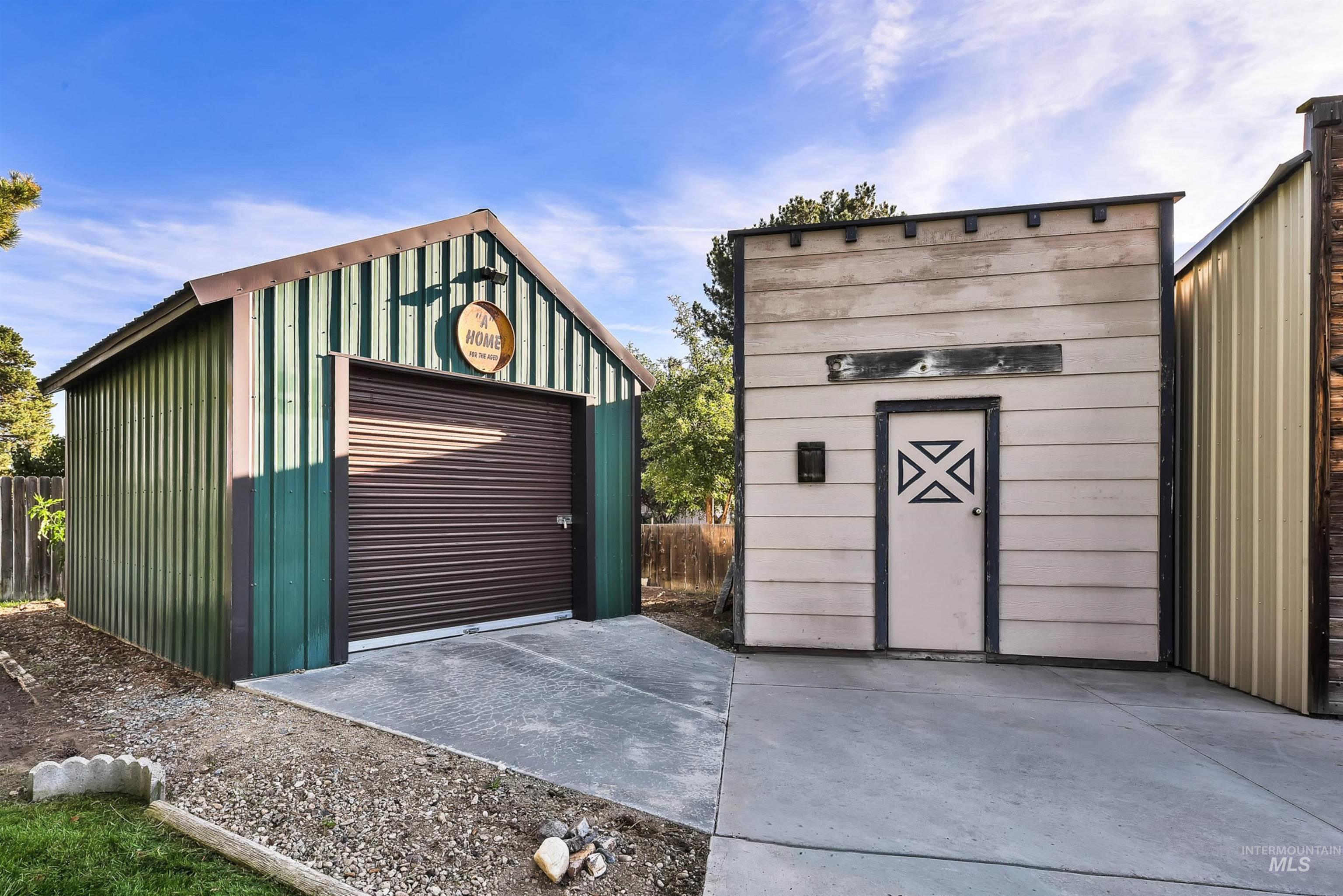 7446 S Glenridge View Drive, Boise, Idaho 83709-6834, 4 Bedrooms, 2 Bathrooms, Residential For Sale, Price $725,000,MLS 98965893