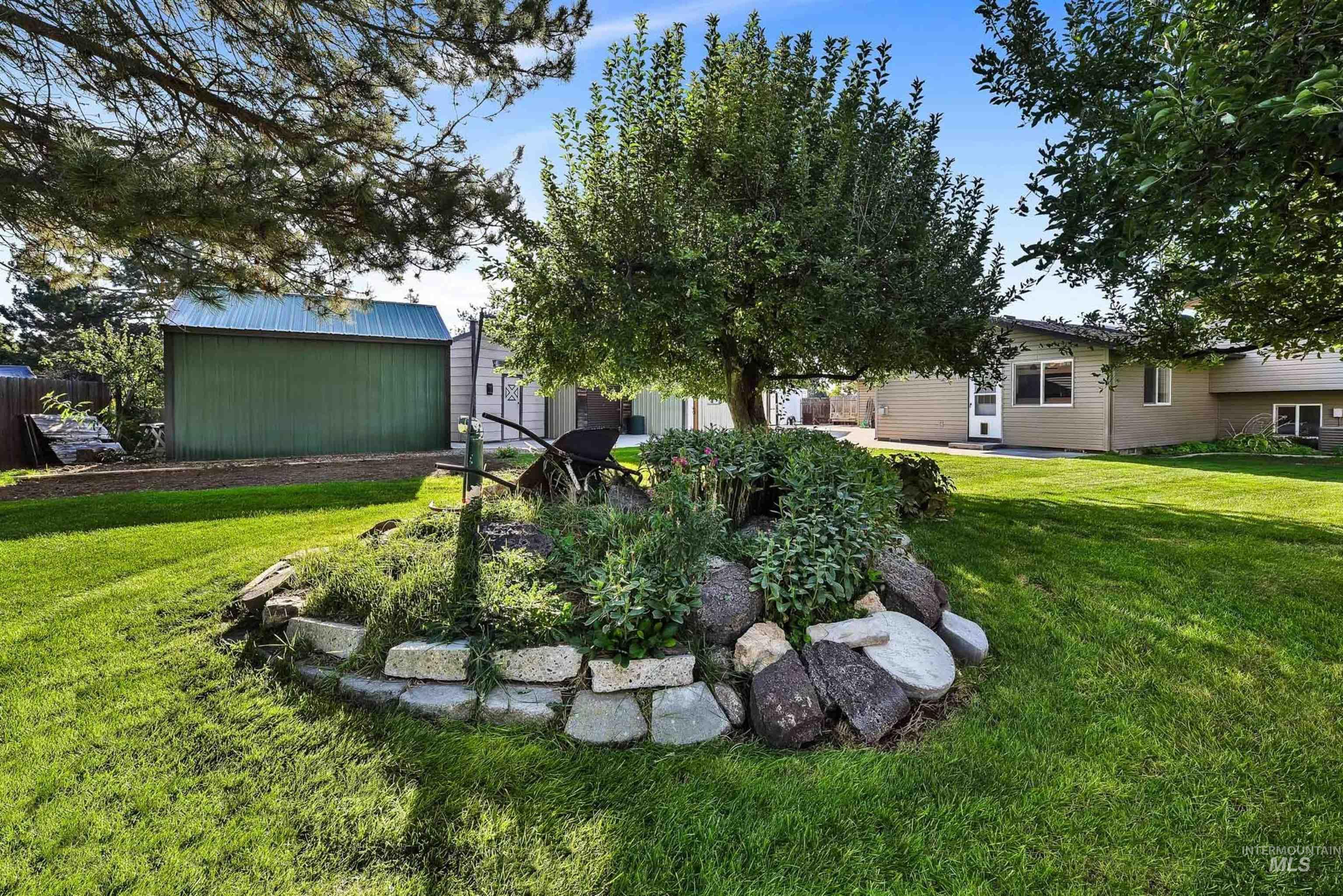 7446 S Glenridge View Drive, Boise, Idaho 83709-6834, 4 Bedrooms, 2 Bathrooms, Residential For Sale, Price $725,000,MLS 98965893