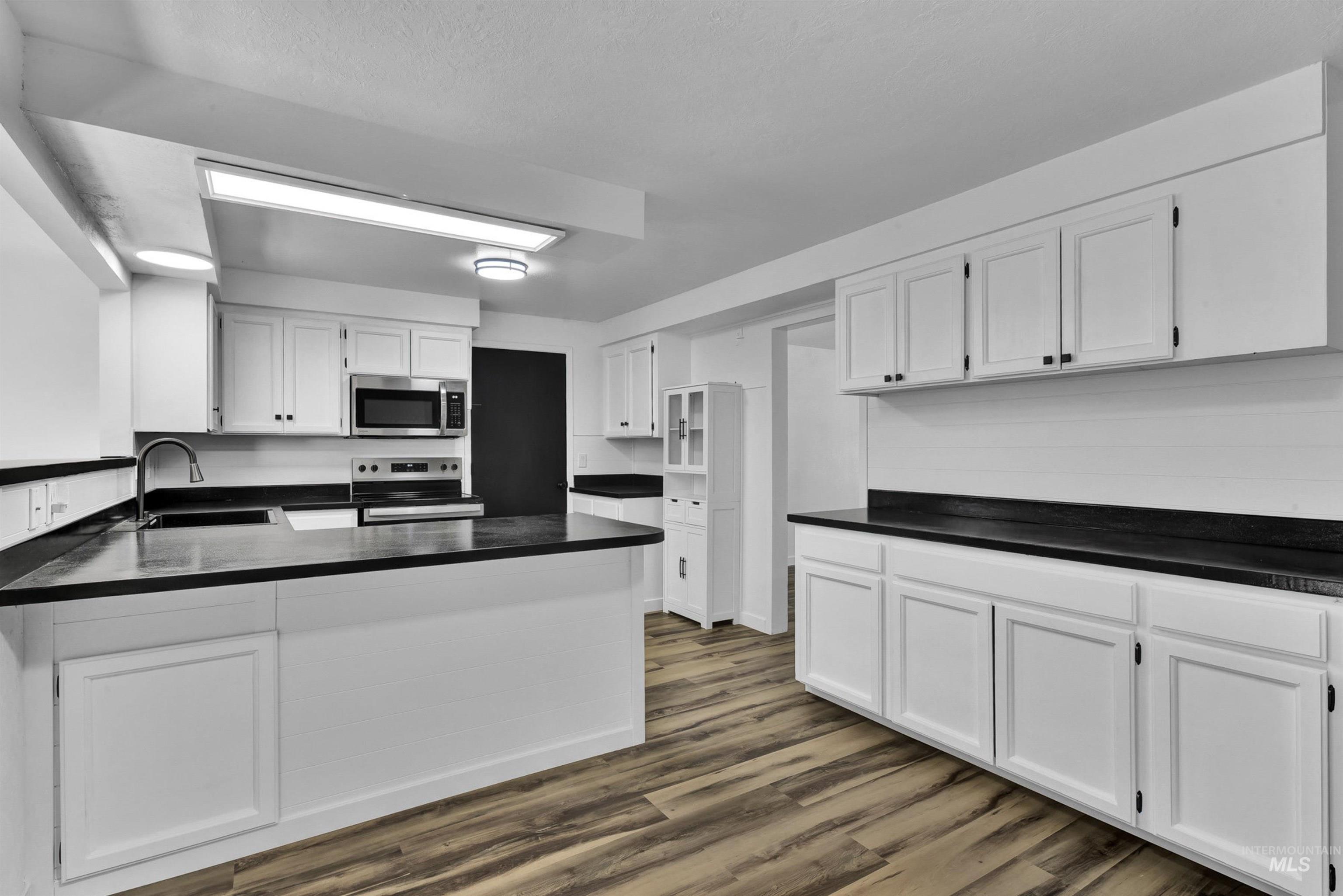 7446 S Glenridge View Drive, Boise, Idaho 83709-6834, 4 Bedrooms, 2 Bathrooms, Residential For Sale, Price $725,000,MLS 98965893