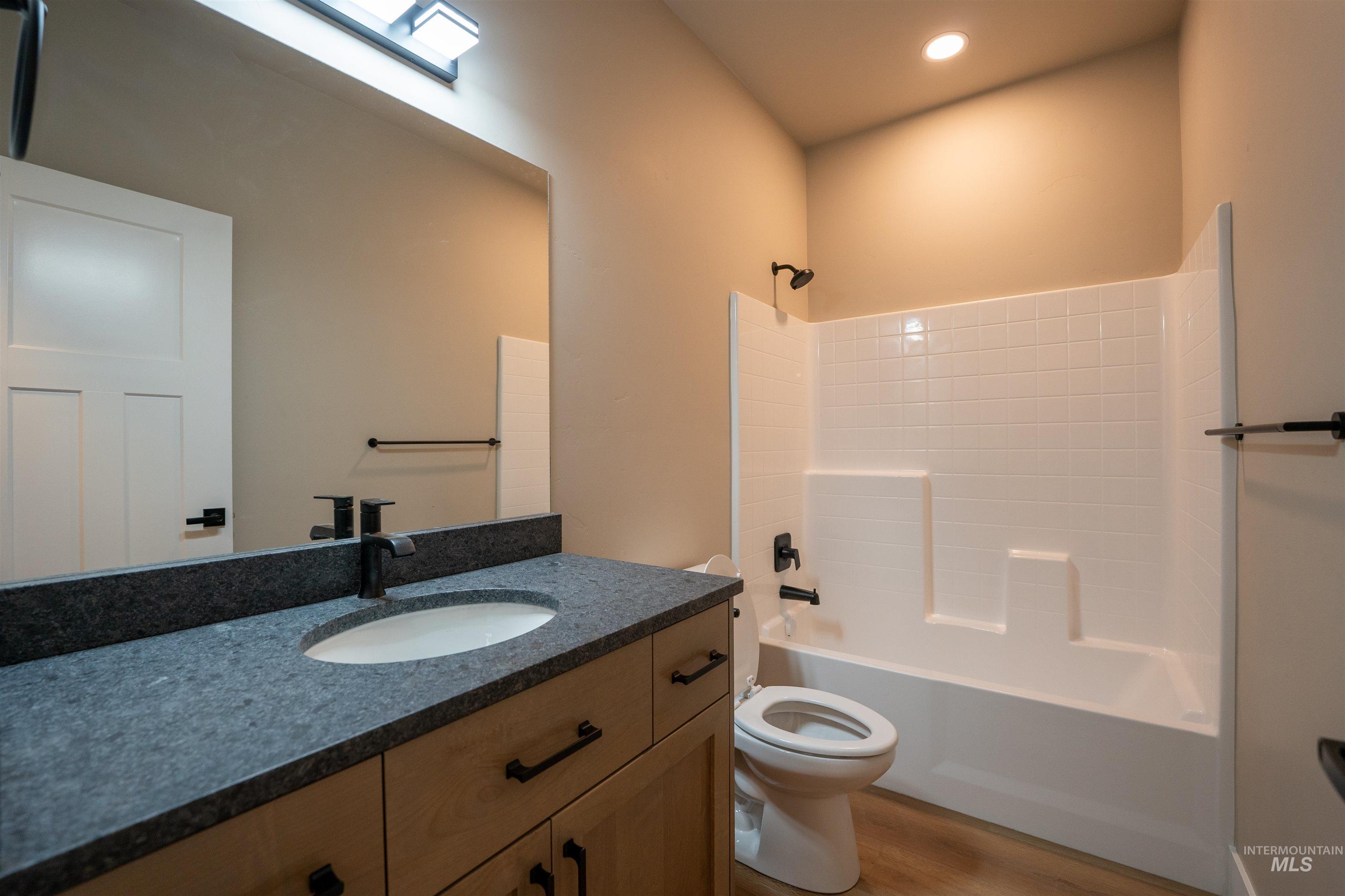 2198 Highway 52, Payette, Idaho 83661, 3 Bedrooms, 2 Bathrooms, Residential For Sale, Price $479,900,MLS 98965902