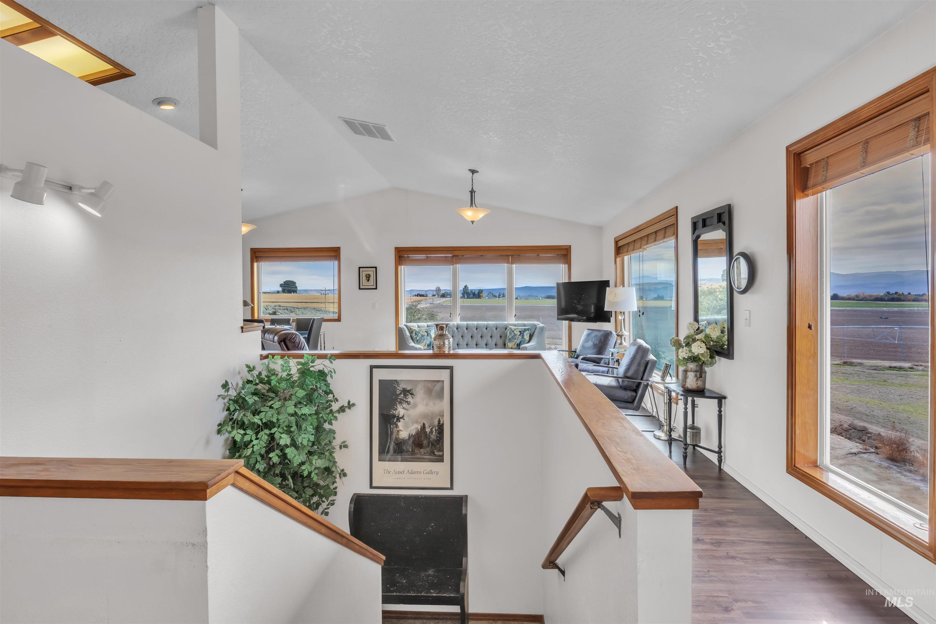 1979 S Can Ada Road, Melba, Idaho 83641-5263, 3 Bedrooms, 2 Bathrooms, Residential For Sale, Price $599,000,MLS 98965904