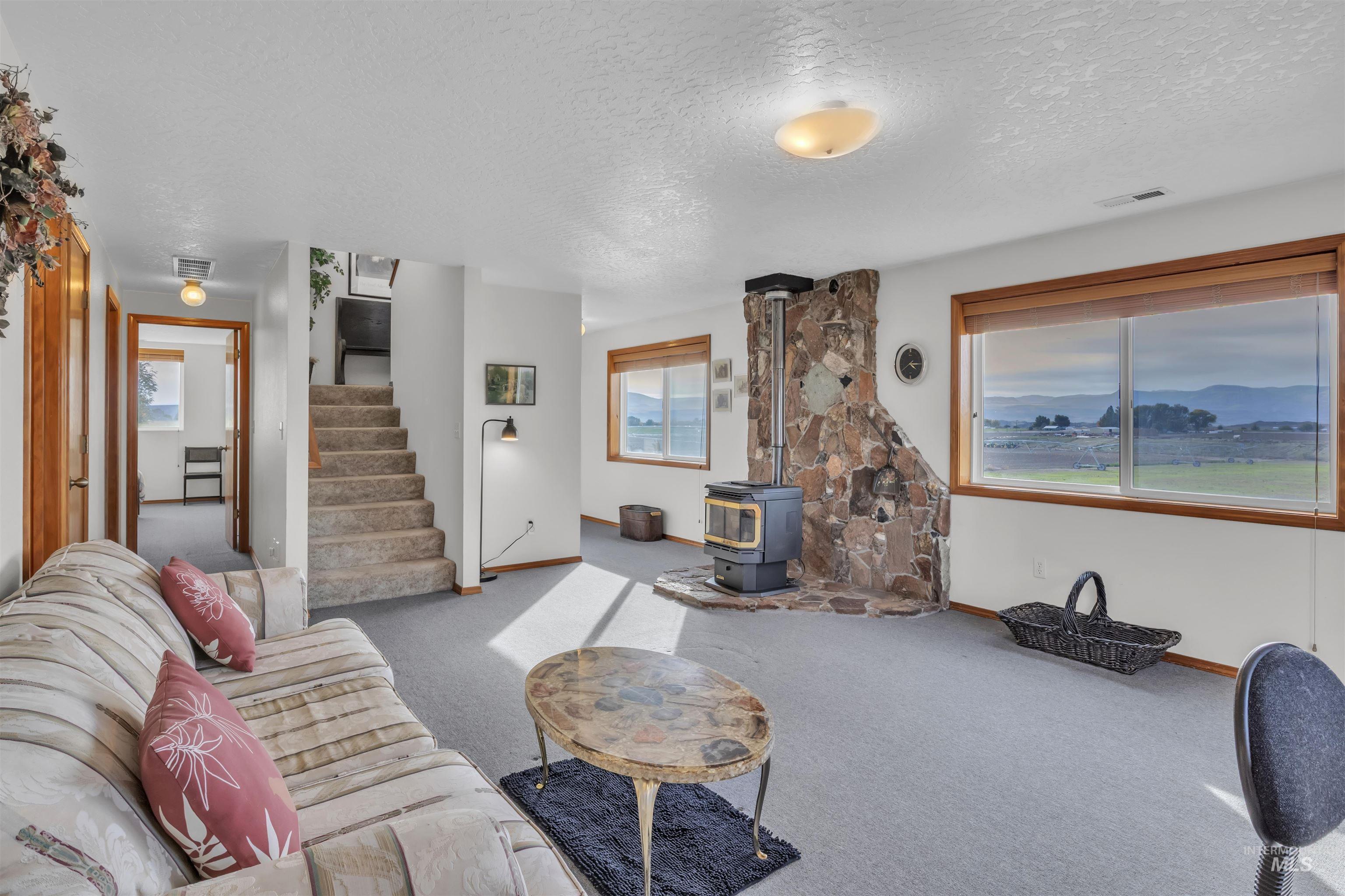 1979 S Can Ada Road, Melba, Idaho 83641-5263, 3 Bedrooms, 2 Bathrooms, Residential For Sale, Price $599,000,MLS 98965904