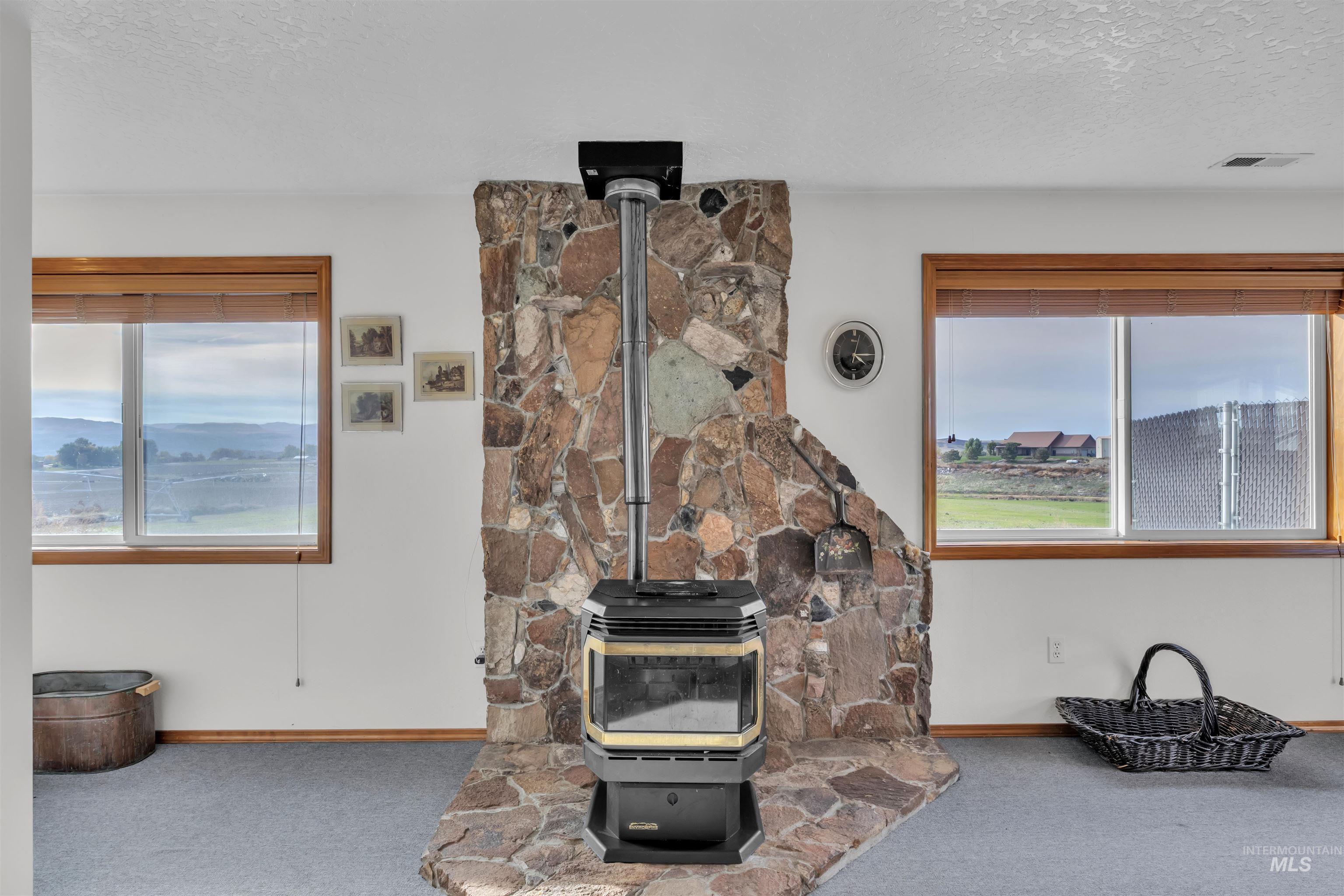 1979 S Can Ada Road, Melba, Idaho 83641-5263, 3 Bedrooms, 2 Bathrooms, Residential For Sale, Price $599,000,MLS 98965904