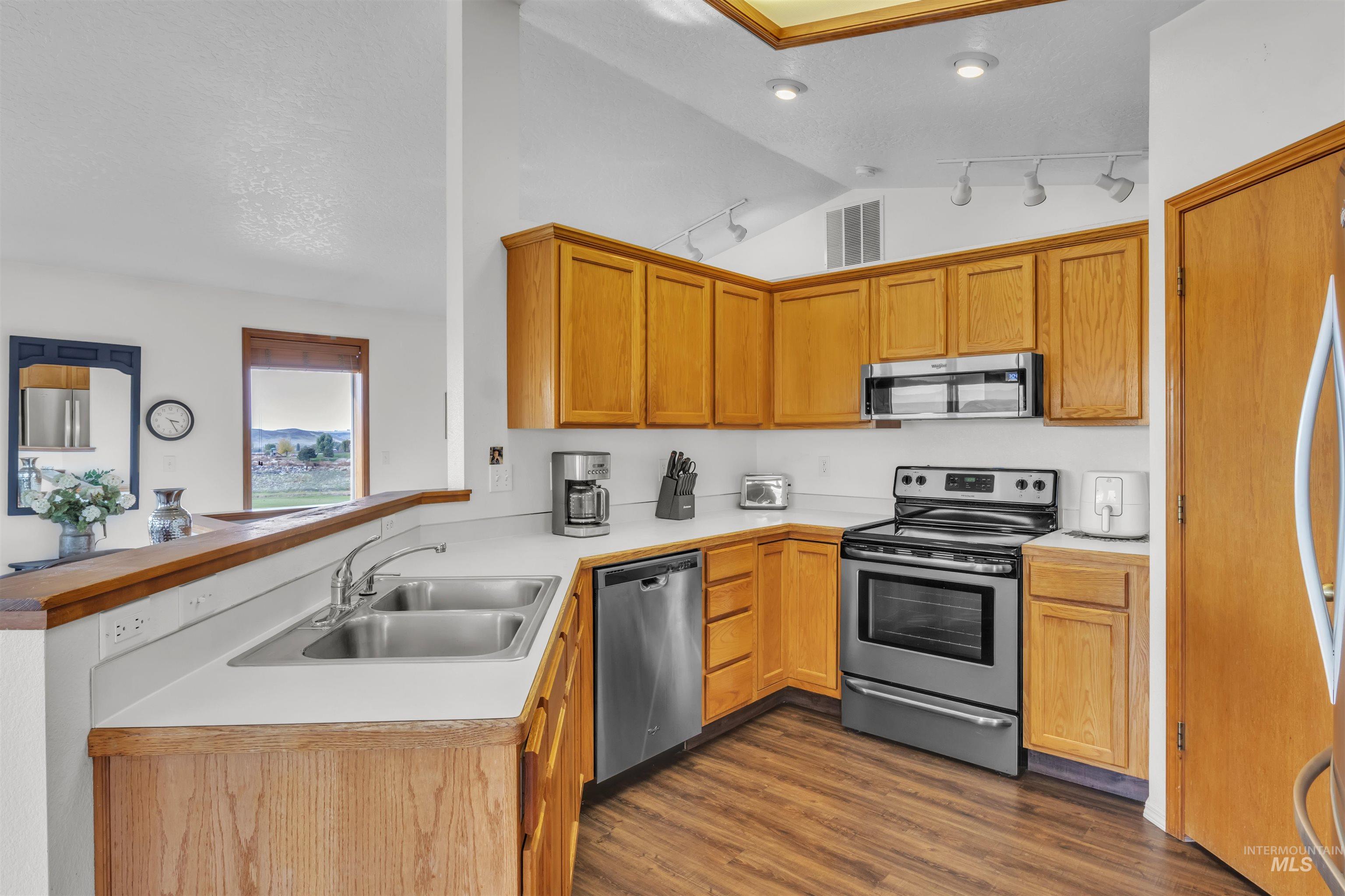 1979 S Can Ada Road, Melba, Idaho 83641-5263, 3 Bedrooms, 2 Bathrooms, Residential For Sale, Price $599,000,MLS 98965904