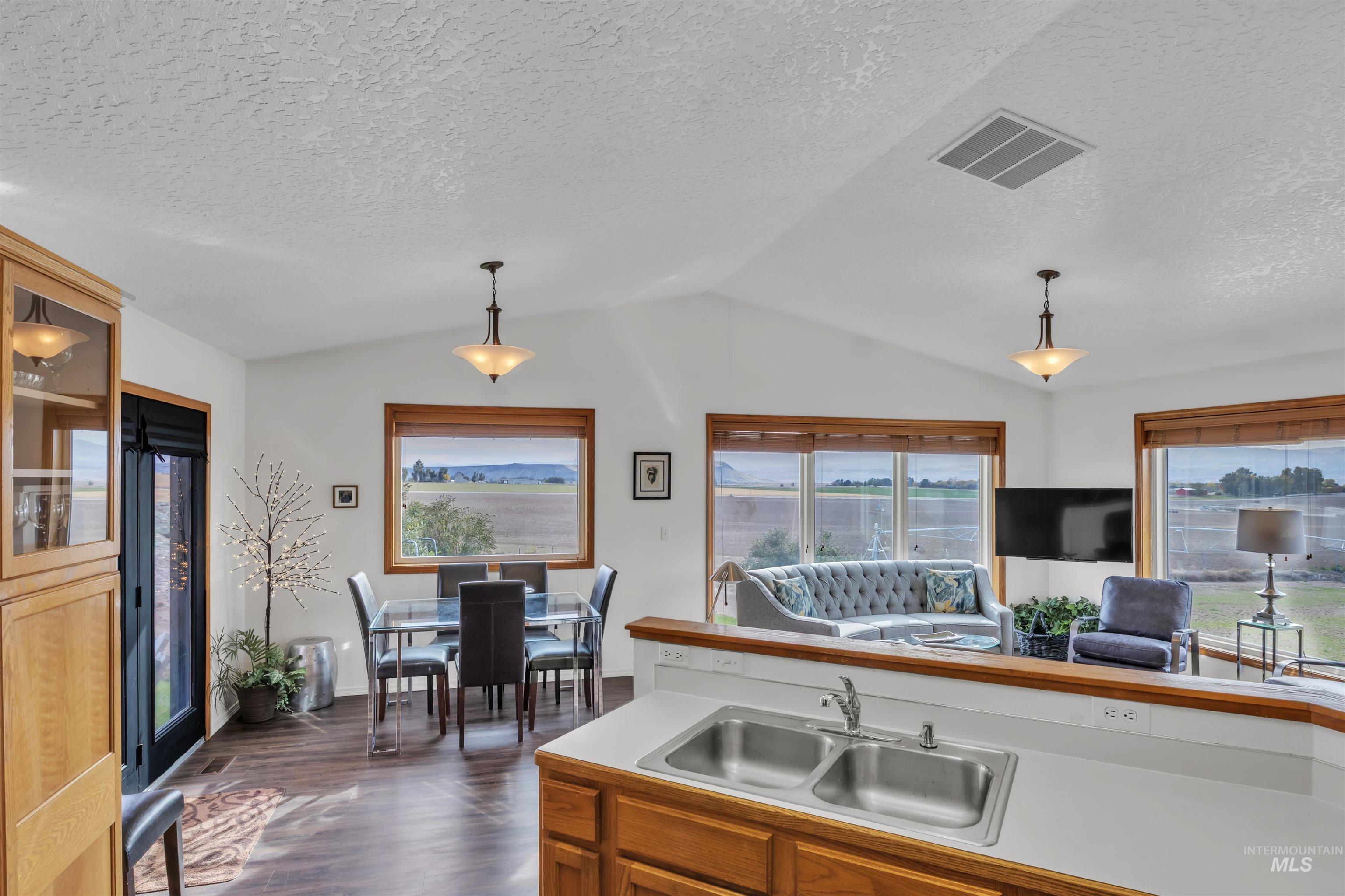 1979 S Can Ada Road, Melba, Idaho 83641-5263, 3 Bedrooms, 2 Bathrooms, Residential For Sale, Price $599,000,MLS 98965904