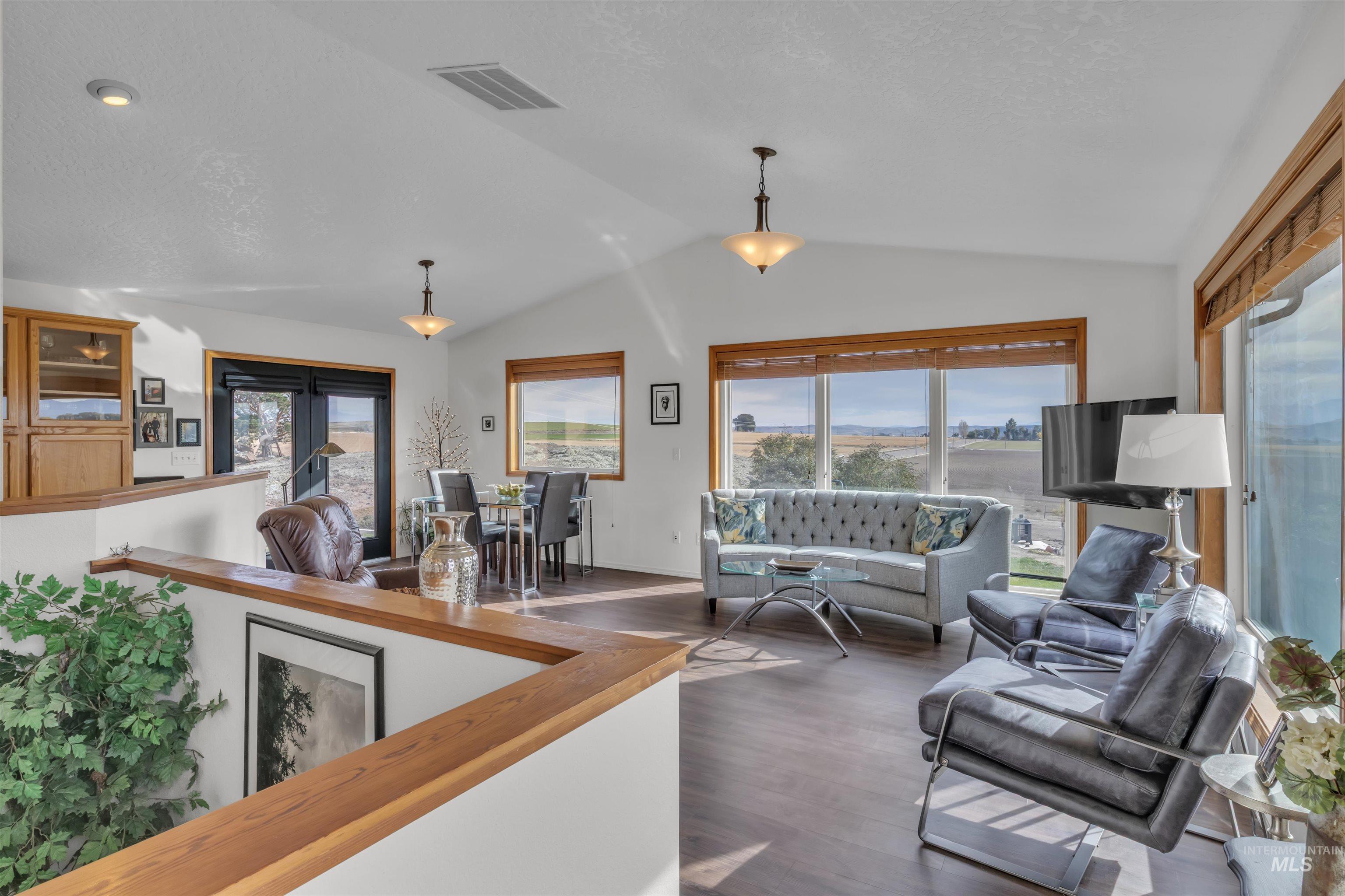 1979 S Can Ada Road, Melba, Idaho 83641-5263, 3 Bedrooms, 2 Bathrooms, Residential For Sale, Price $599,000,MLS 98965904