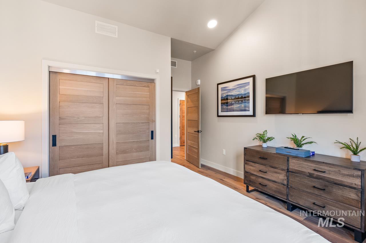 720 Village Drive, Donnelly, Idaho 83615, 1 Bedroom, 1 Bathroom, Residential For Sale, Price $599,000,MLS 98965917