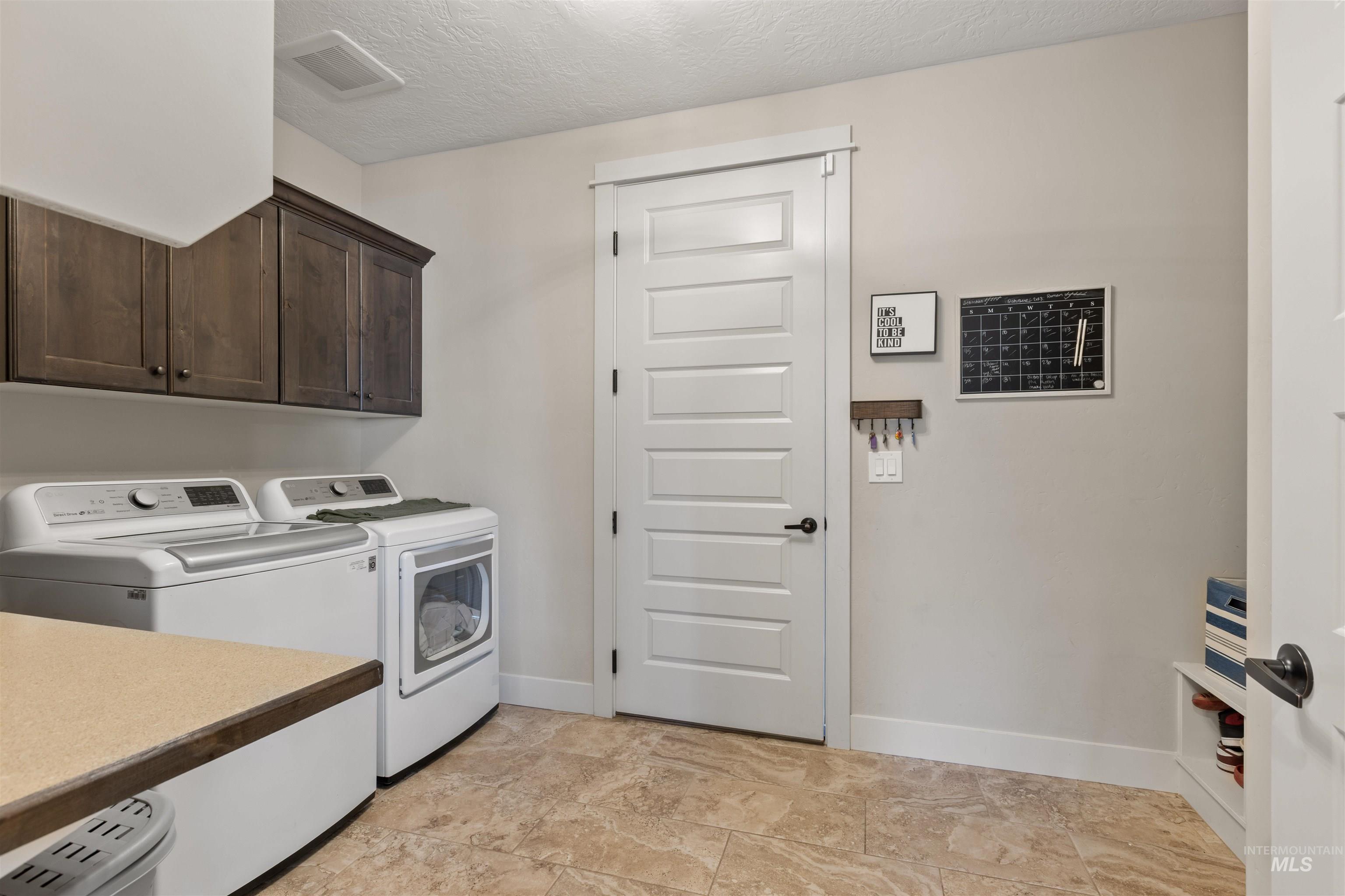 92 S Vandries Ave, Eagle, Idaho 83616, 4 Bedrooms, 2 Bathrooms, Residential For Sale, Price $649,900,MLS 98965919