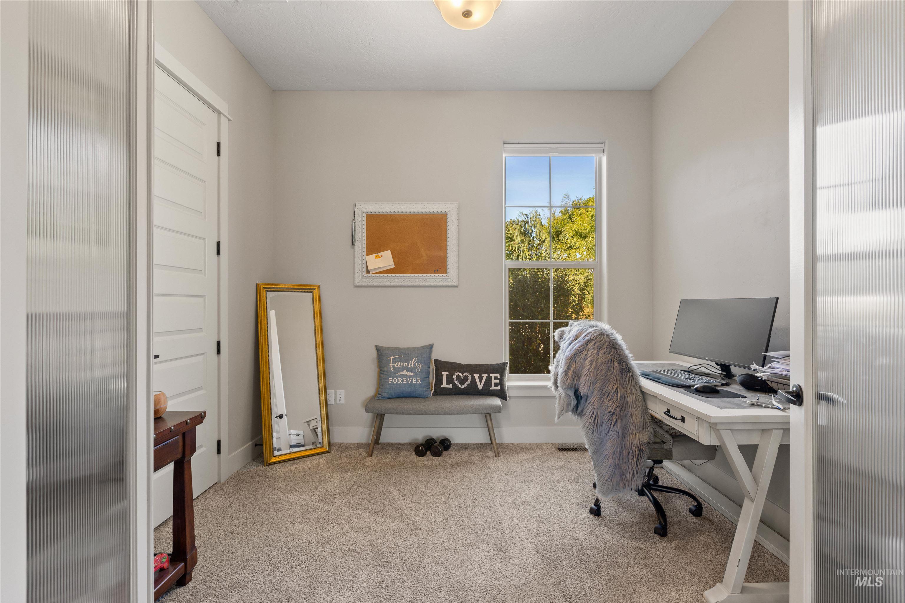 92 S Vandries Ave, Eagle, Idaho 83616, 4 Bedrooms, 2 Bathrooms, Residential For Sale, Price $649,900,MLS 98965919