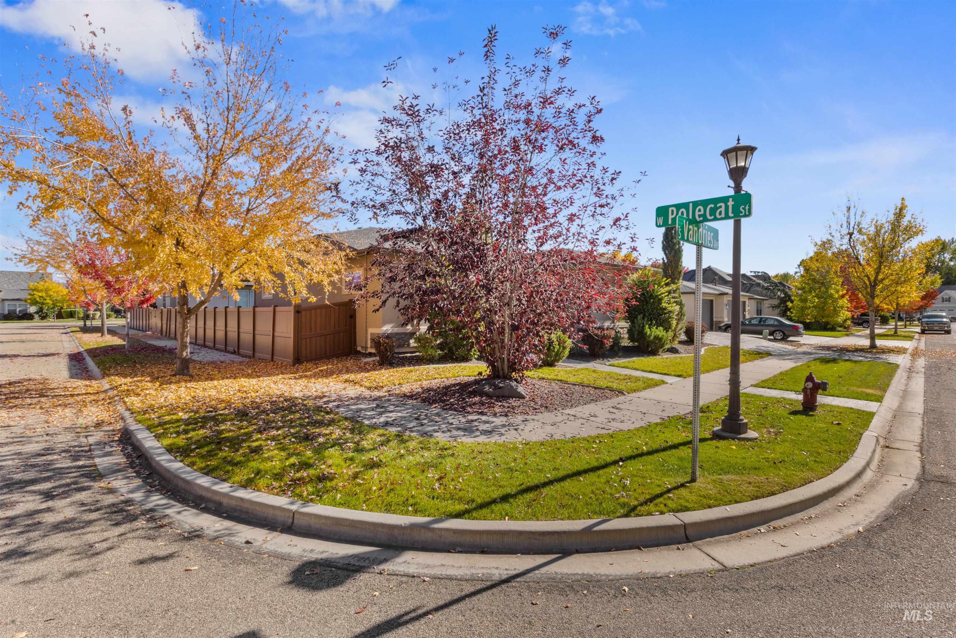 92 S Vandries Ave, Eagle, Idaho 83616, 4 Bedrooms, 2 Bathrooms, Residential For Sale, Price $649,900,MLS 98965919