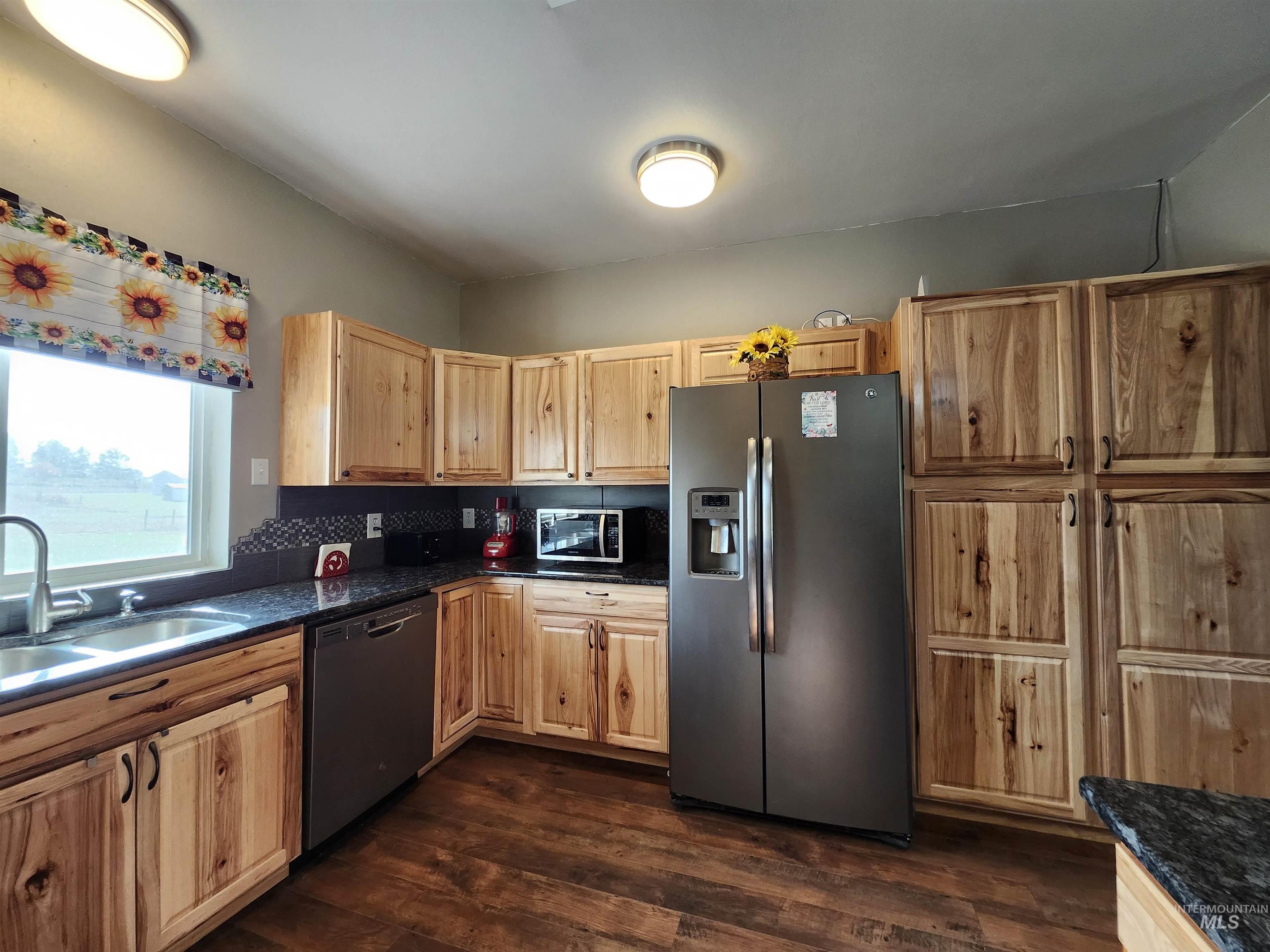 1076 Quartz Creek Rd, Harvard, Idaho 83834, 3 Bedrooms, 2 Bathrooms, Residential For Sale, Price $655,000,MLS 98965922