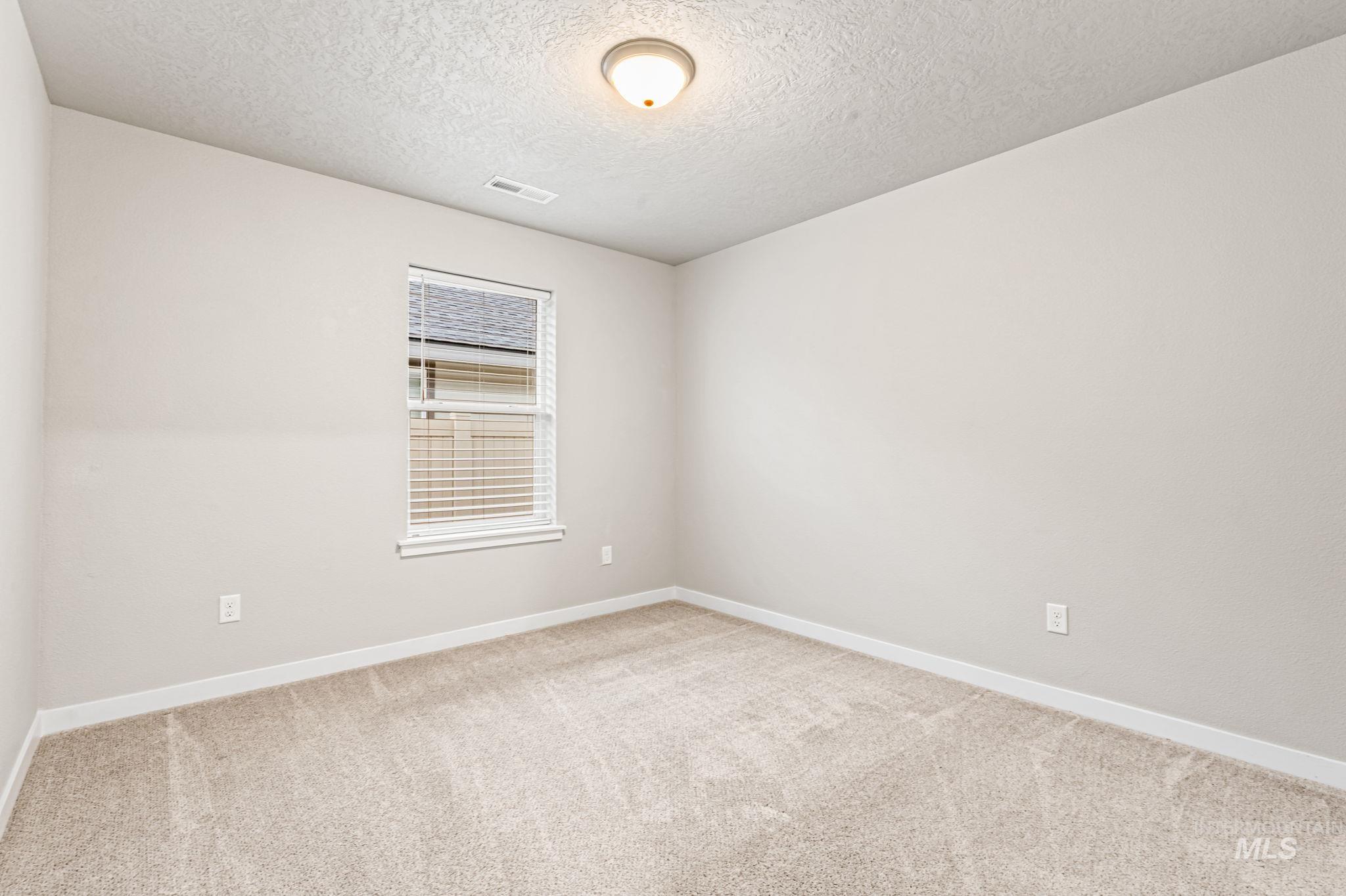 675 E Whitbeck St., Kuna, Idaho 83634, 3 Bedrooms, 2 Bathrooms, Residential For Sale, Price $429,990,MLS 98965947