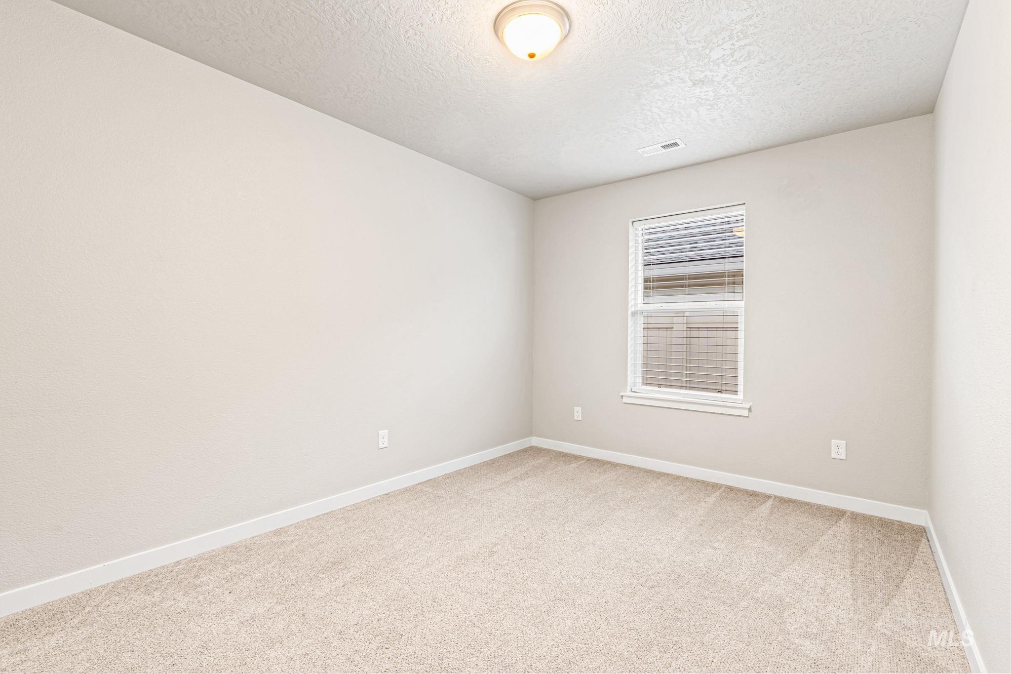 675 E Whitbeck St., Kuna, Idaho 83634, 3 Bedrooms, 2 Bathrooms, Residential For Sale, Price $429,990,MLS 98965947