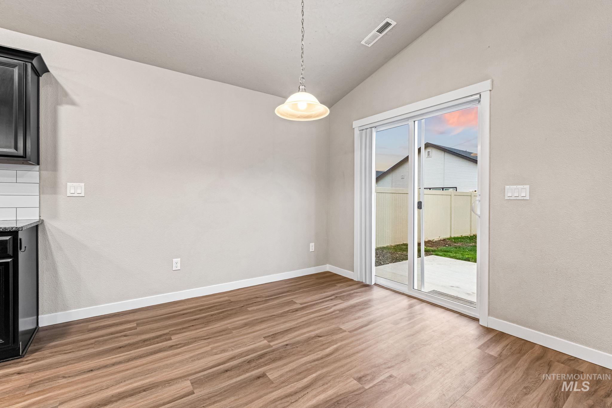 675 E Whitbeck St., Kuna, Idaho 83634, 3 Bedrooms, 2 Bathrooms, Residential For Sale, Price $429,990,MLS 98965947