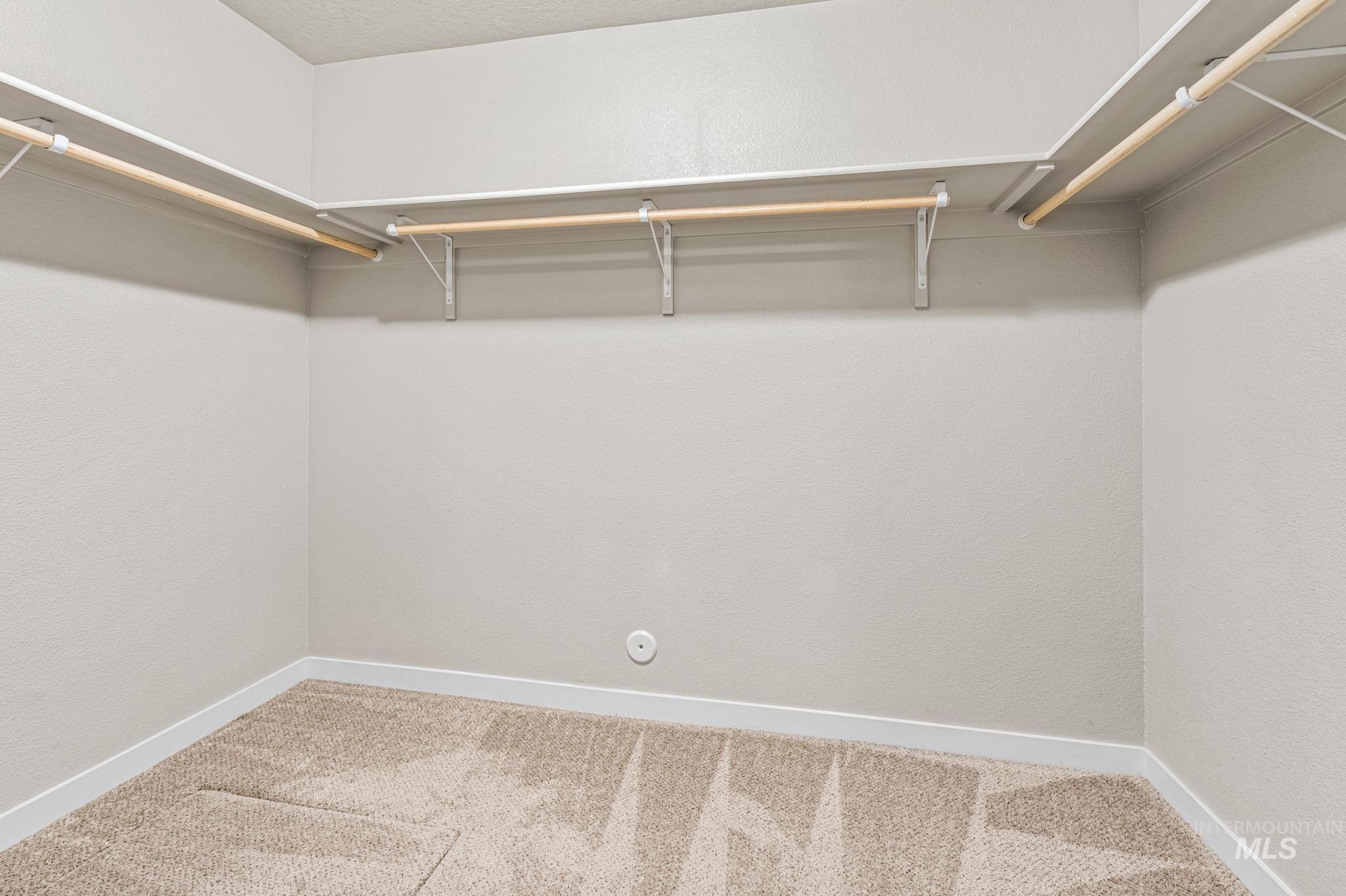 675 E Whitbeck St., Kuna, Idaho 83634, 3 Bedrooms, 2 Bathrooms, Residential For Sale, Price $429,990,MLS 98965947