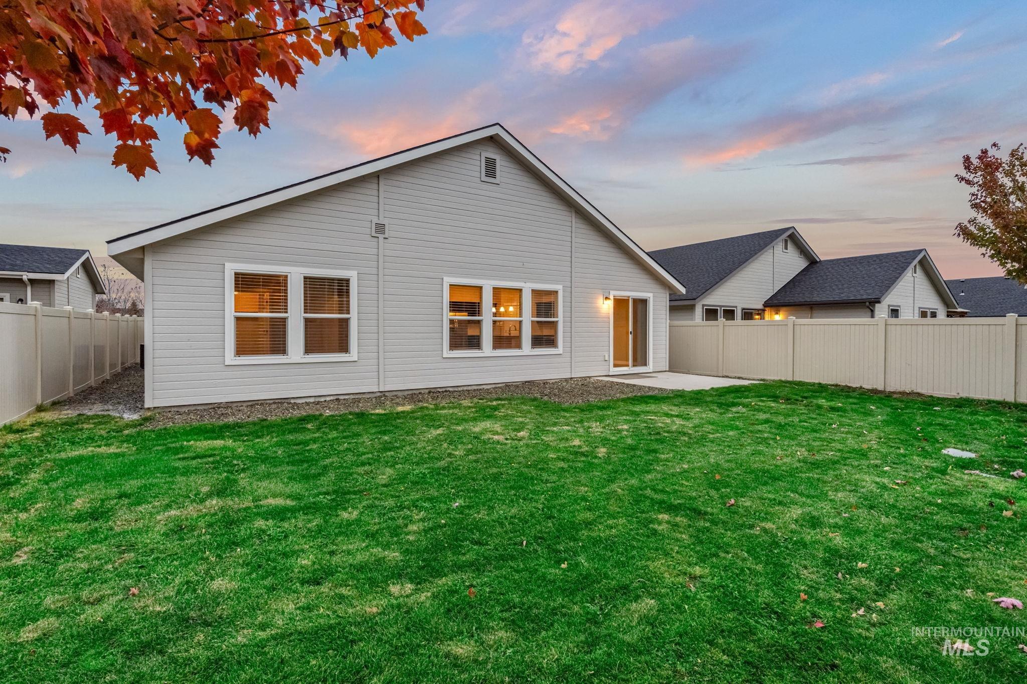 675 E Whitbeck St., Kuna, Idaho 83634, 3 Bedrooms, 2 Bathrooms, Residential For Sale, Price $429,990,MLS 98965947