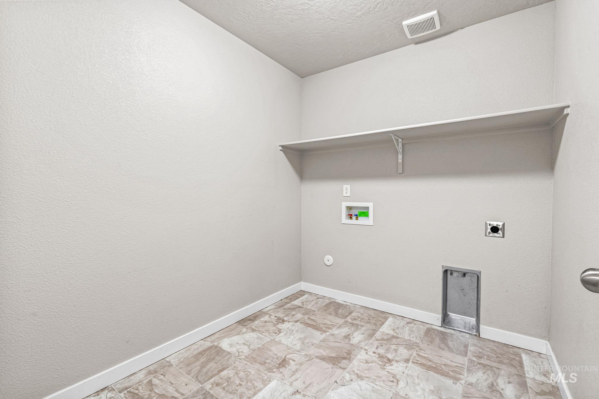 675 E Whitbeck St., Kuna, Idaho 83634, 3 Bedrooms, 2 Bathrooms, Residential For Sale, Price $429,990,MLS 98965947